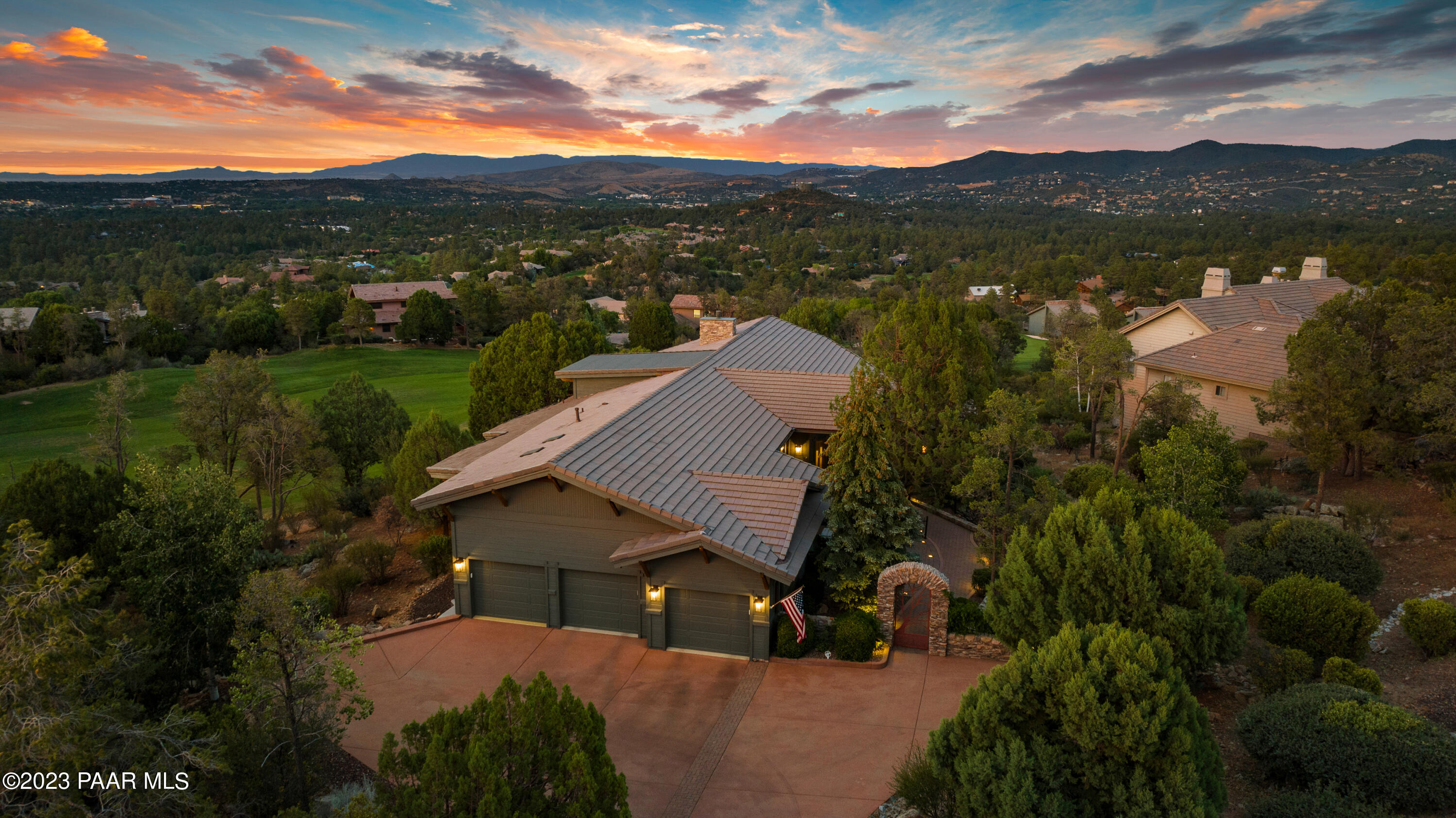 665 Woodridge Lane