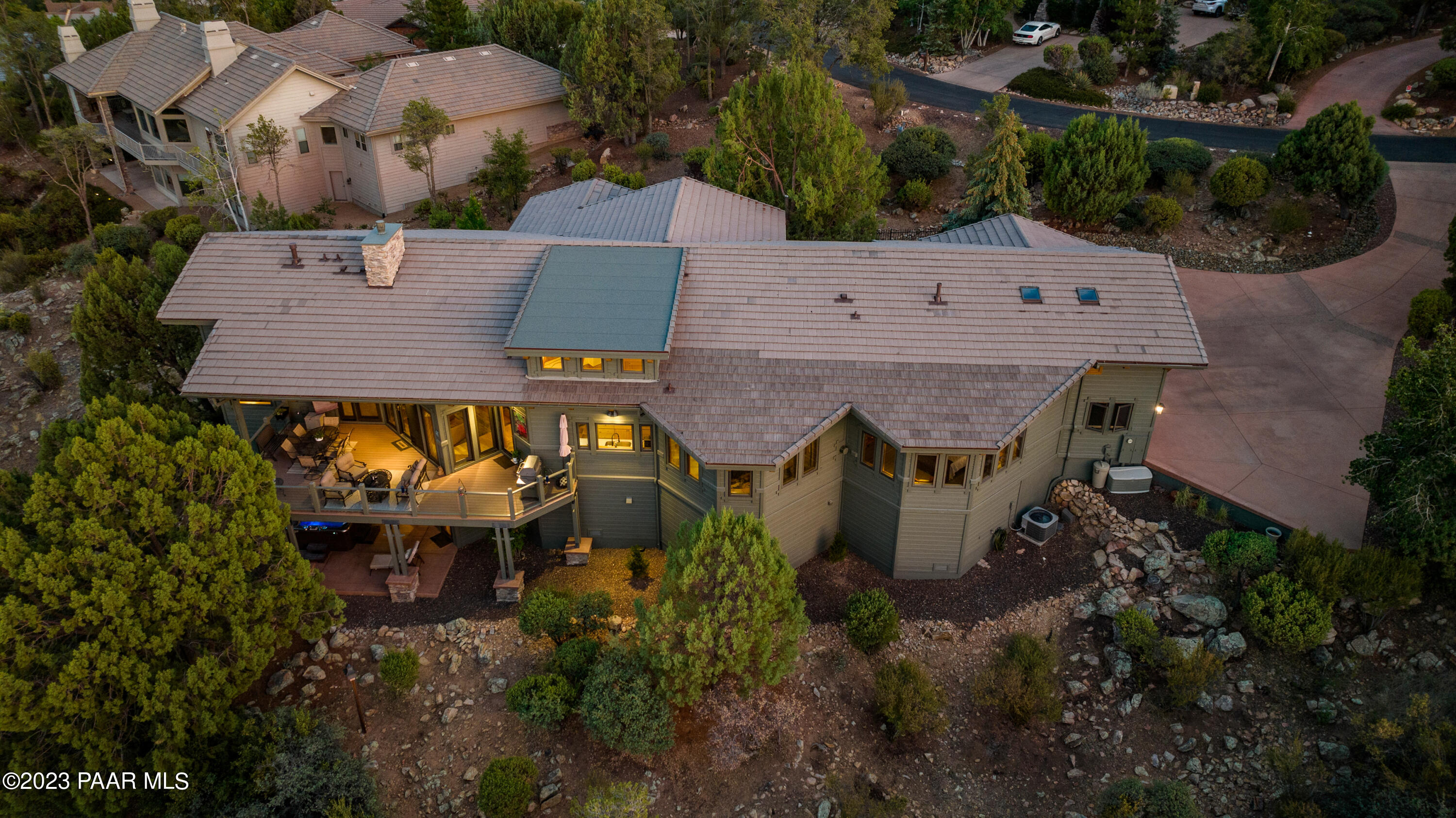 665 Woodridge Lane