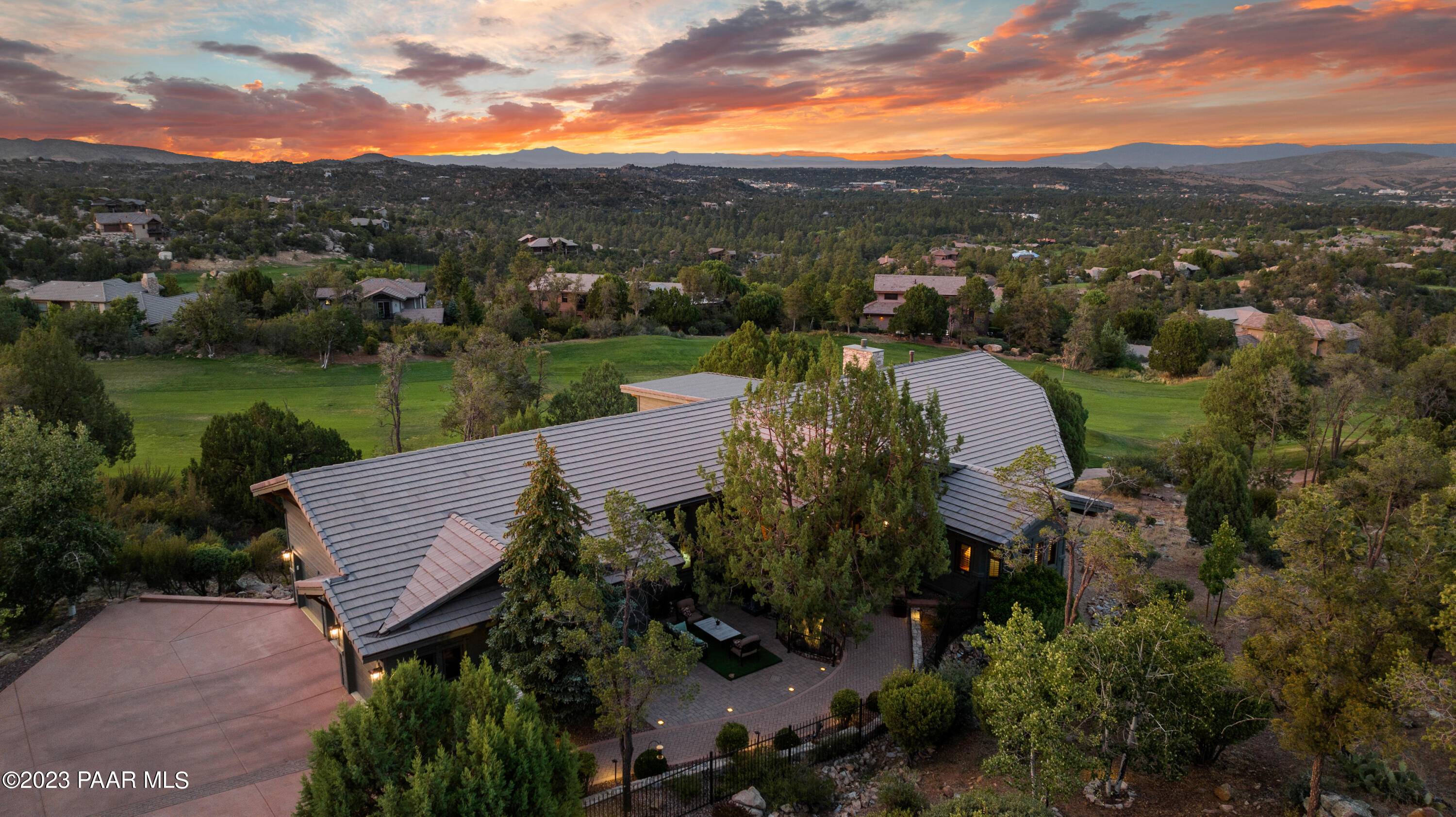 665 Woodridge Lane