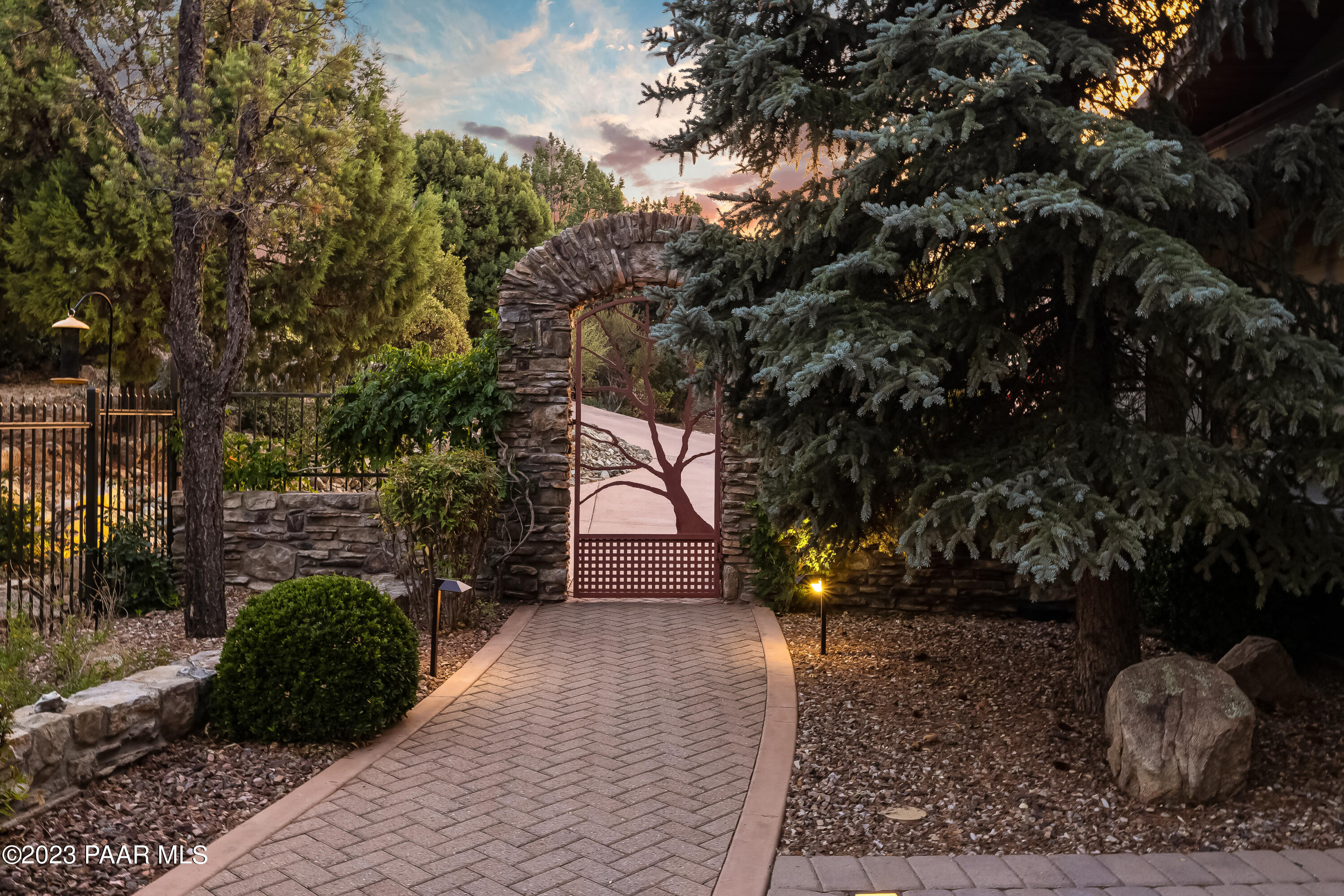 665 Woodridge Lane