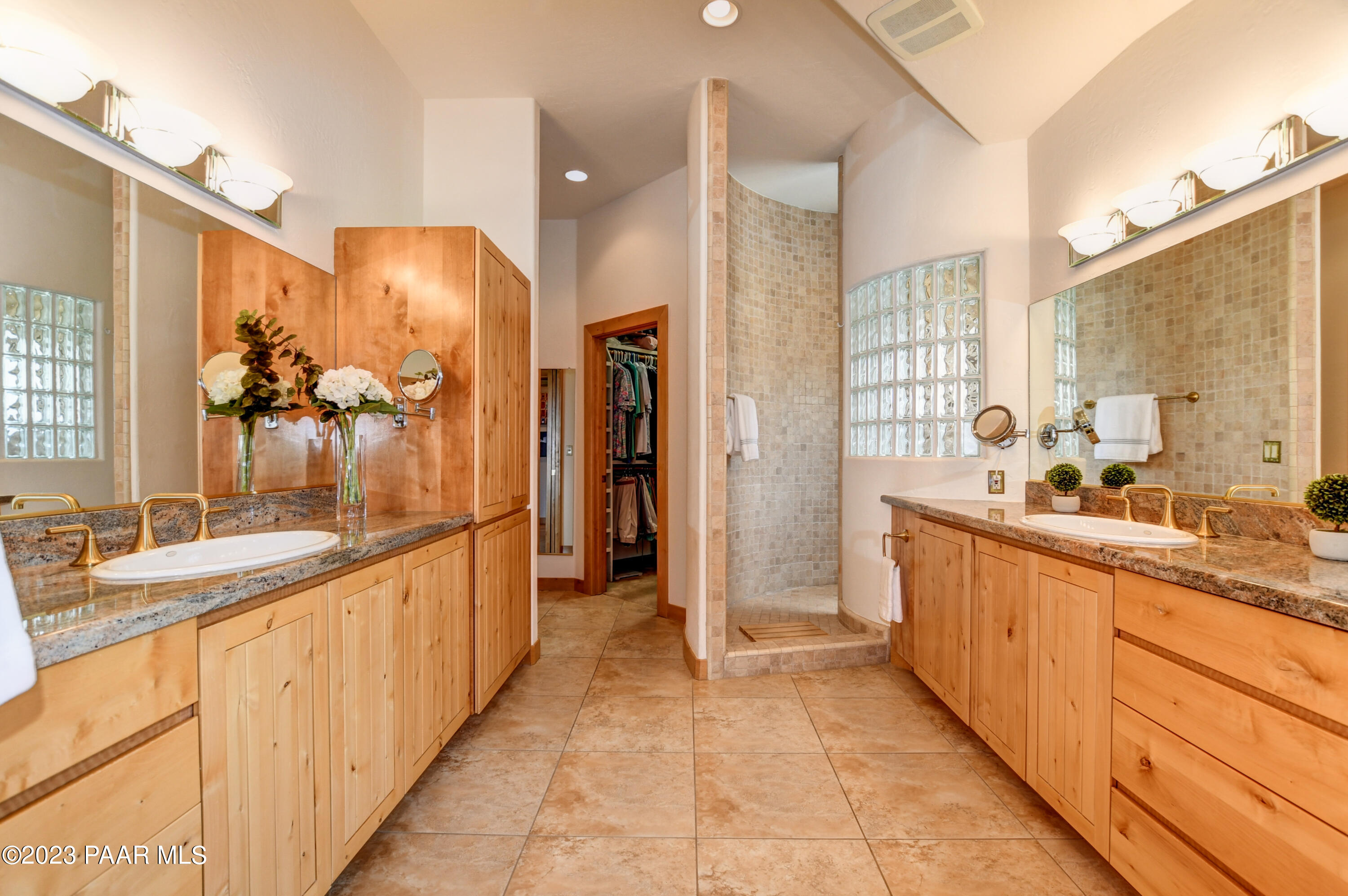665 Woodridge Lane