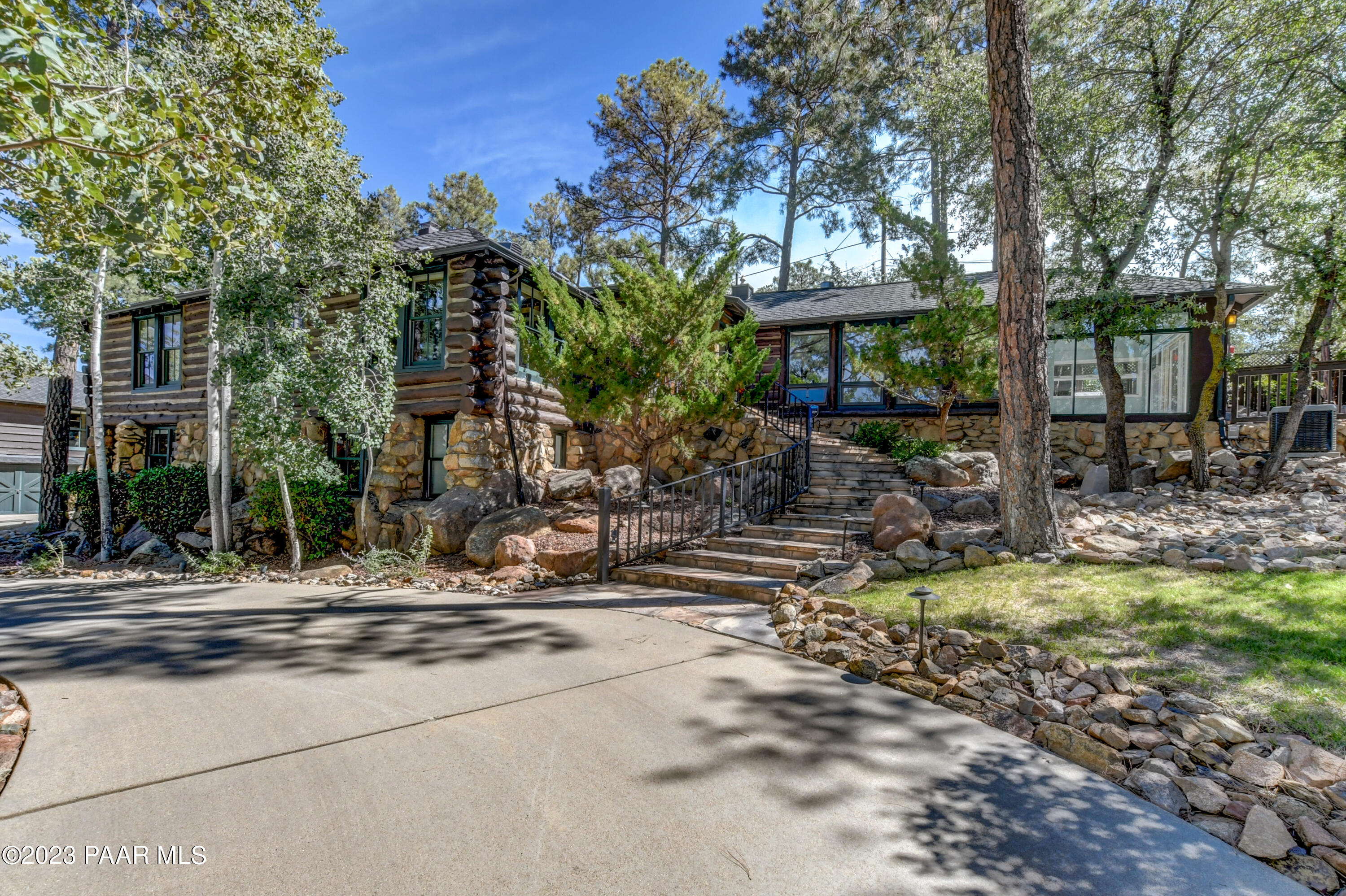 759 W Pine Knoll Drive