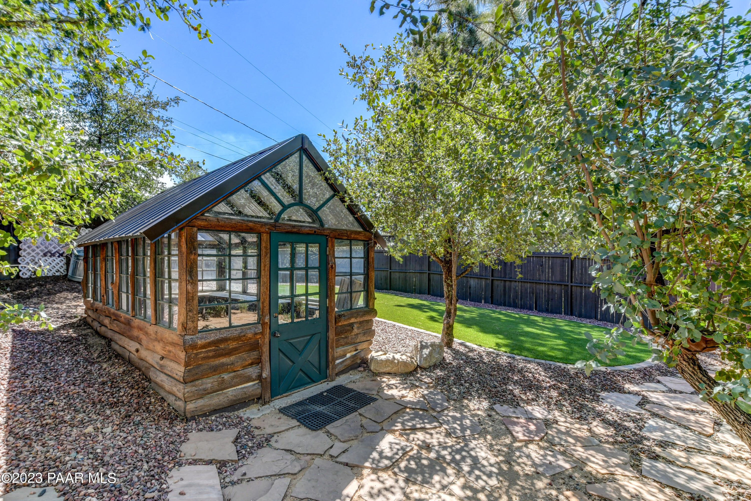 759 W Pine Knoll Drive