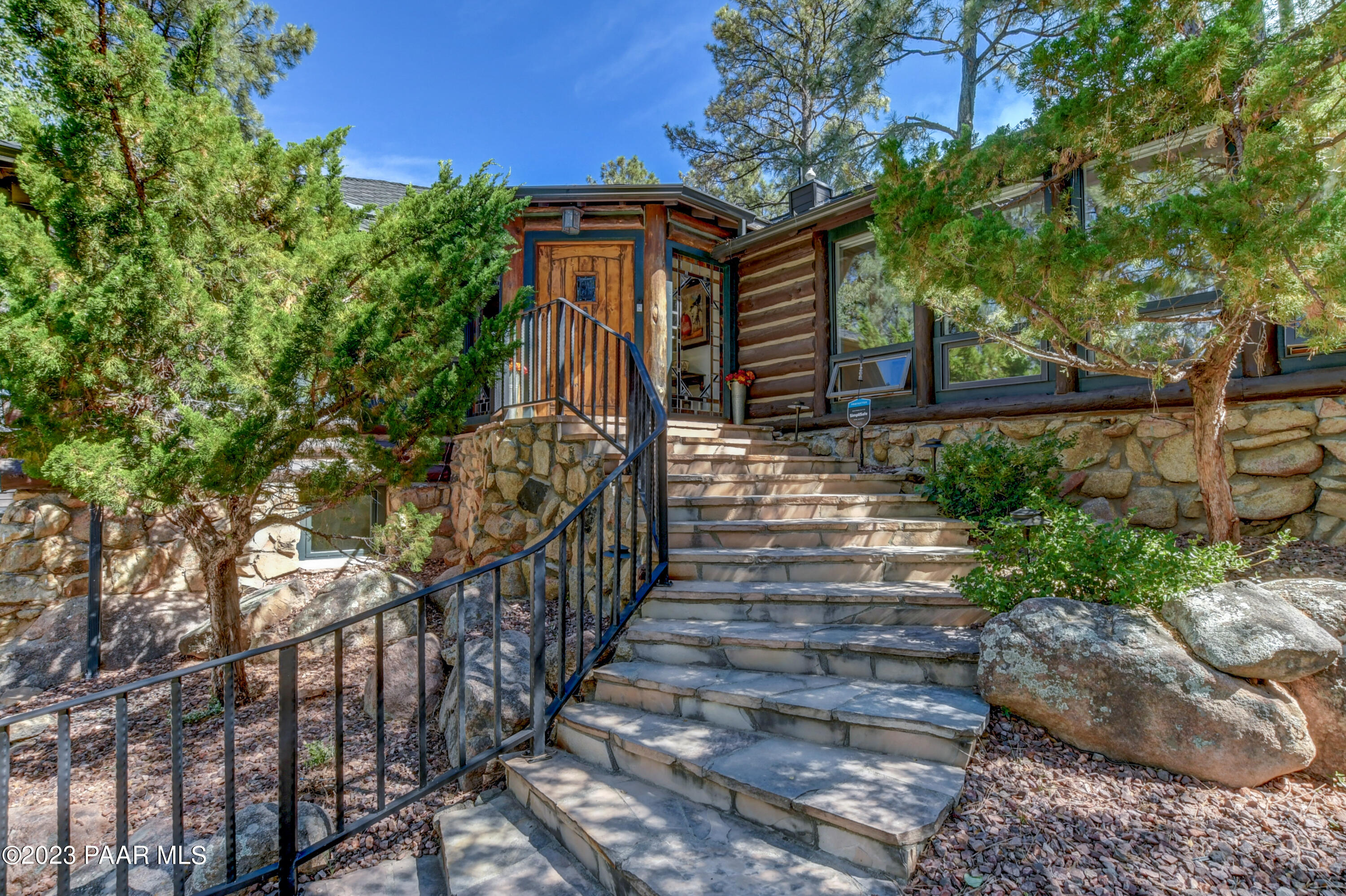 759 W Pine Knoll Drive