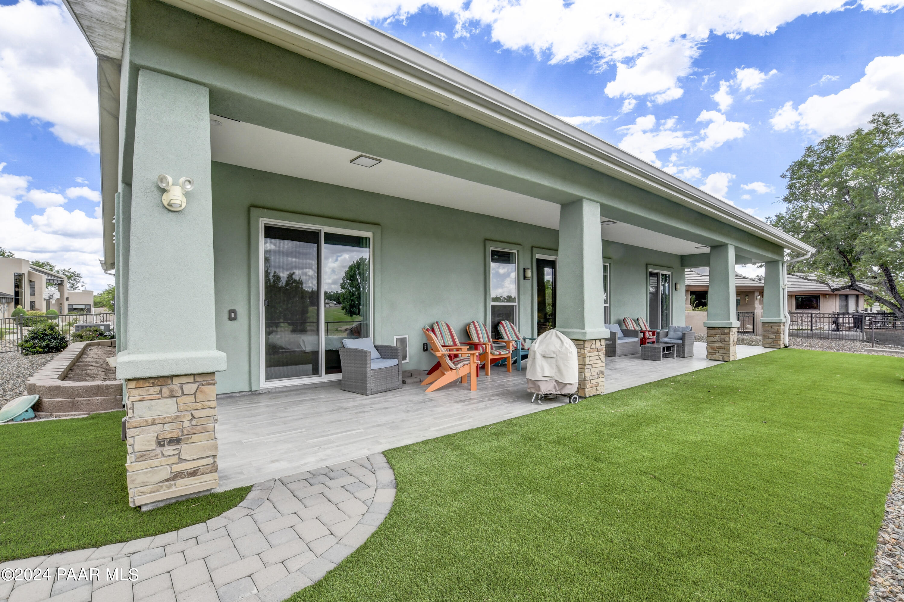 2124 Golf Links Drive