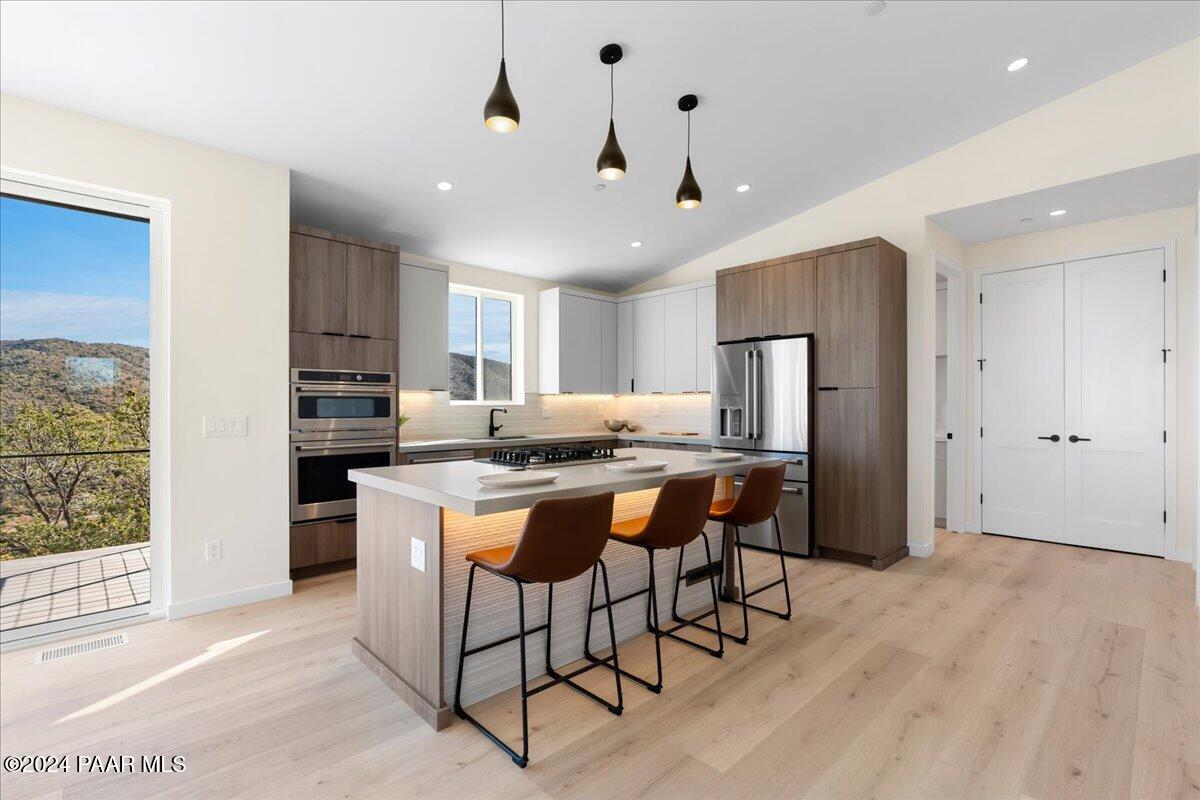 630 W Robinson Drive