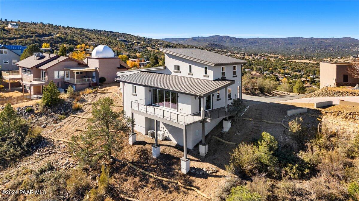 630 W Robinson Drive