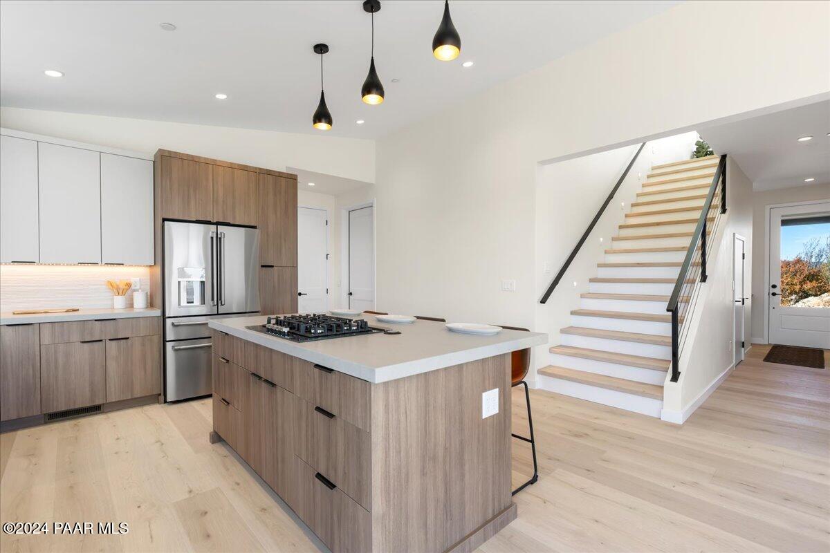 630 W Robinson Drive