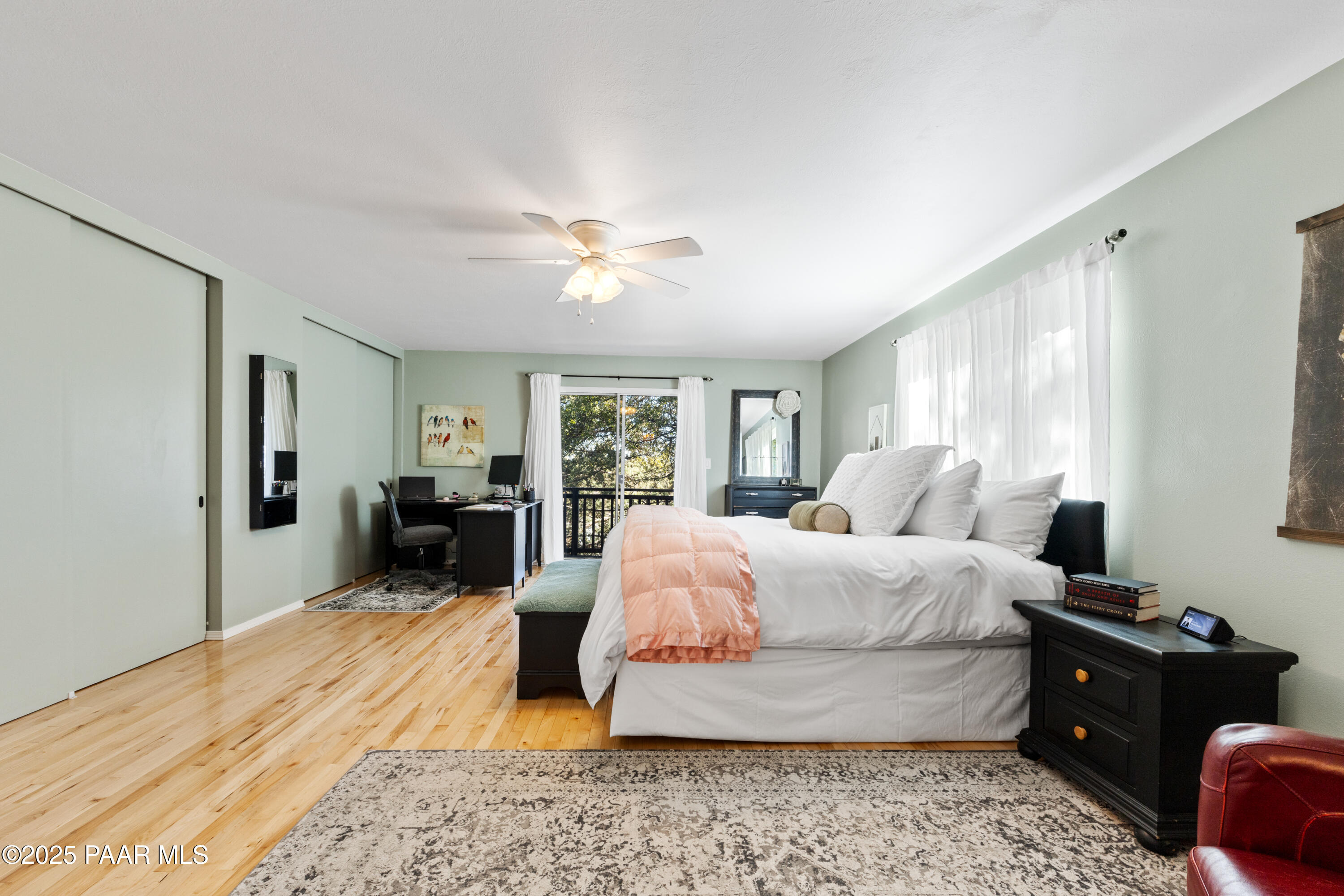 1725 N Gilmer Heights