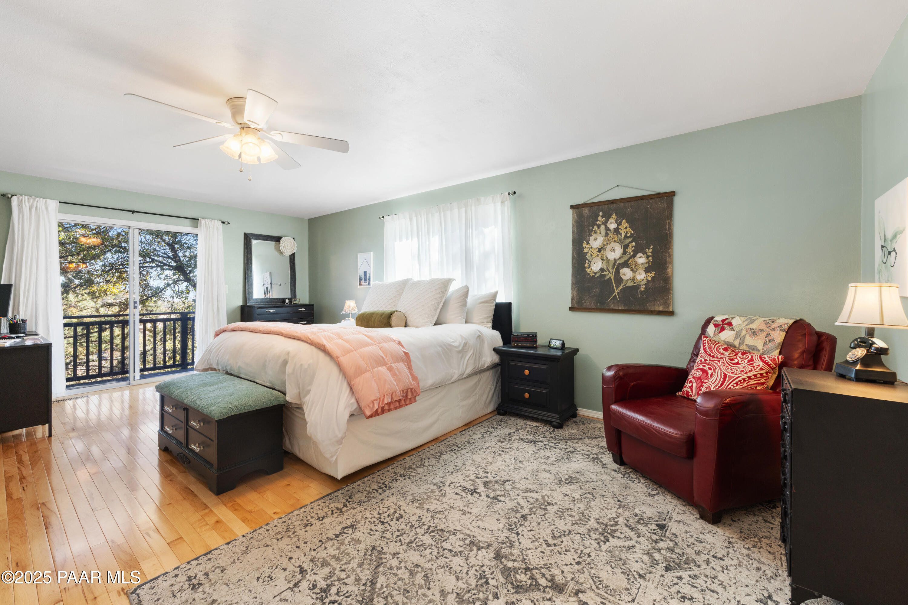 1725 N Gilmer Heights