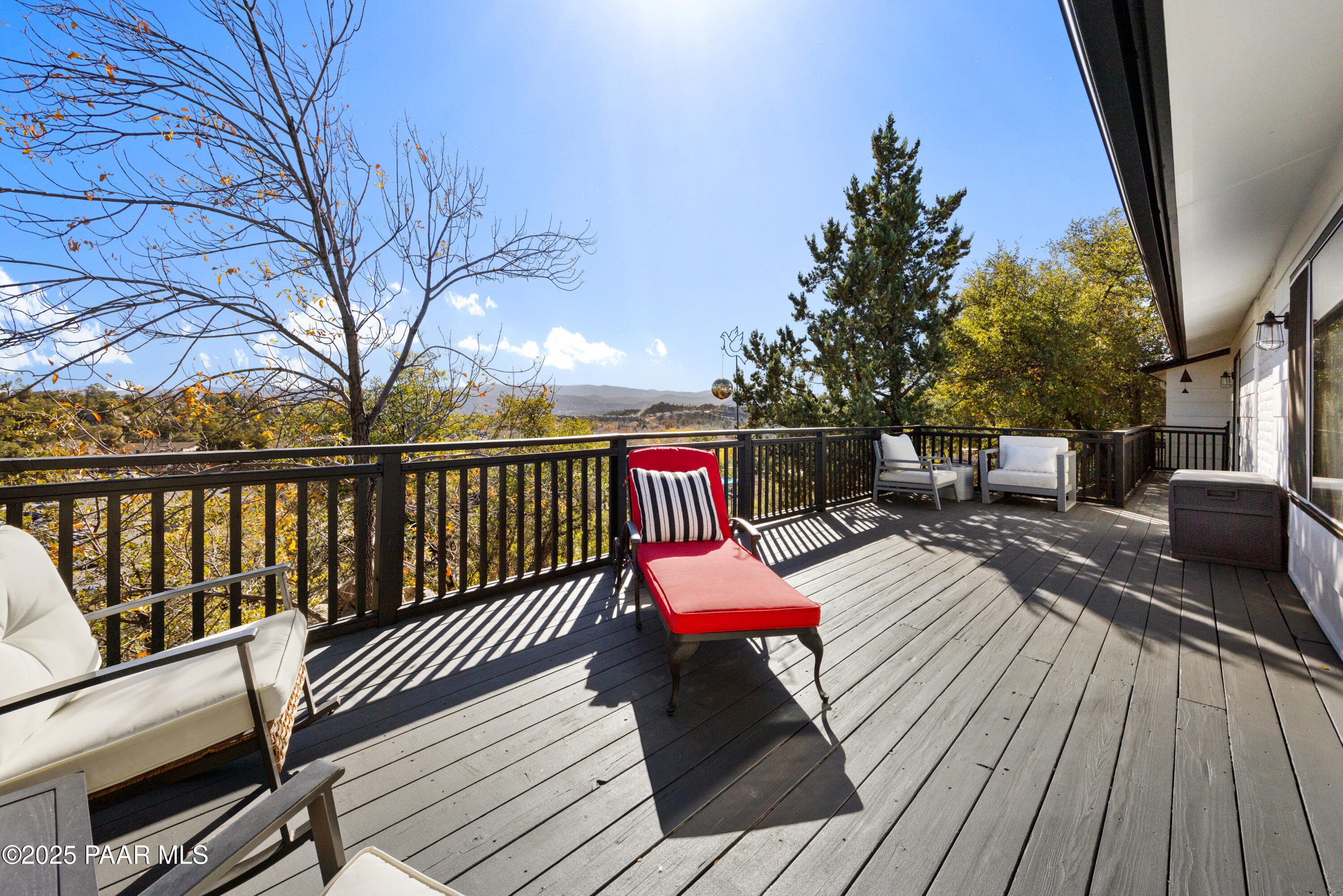 1725 N Gilmer Heights