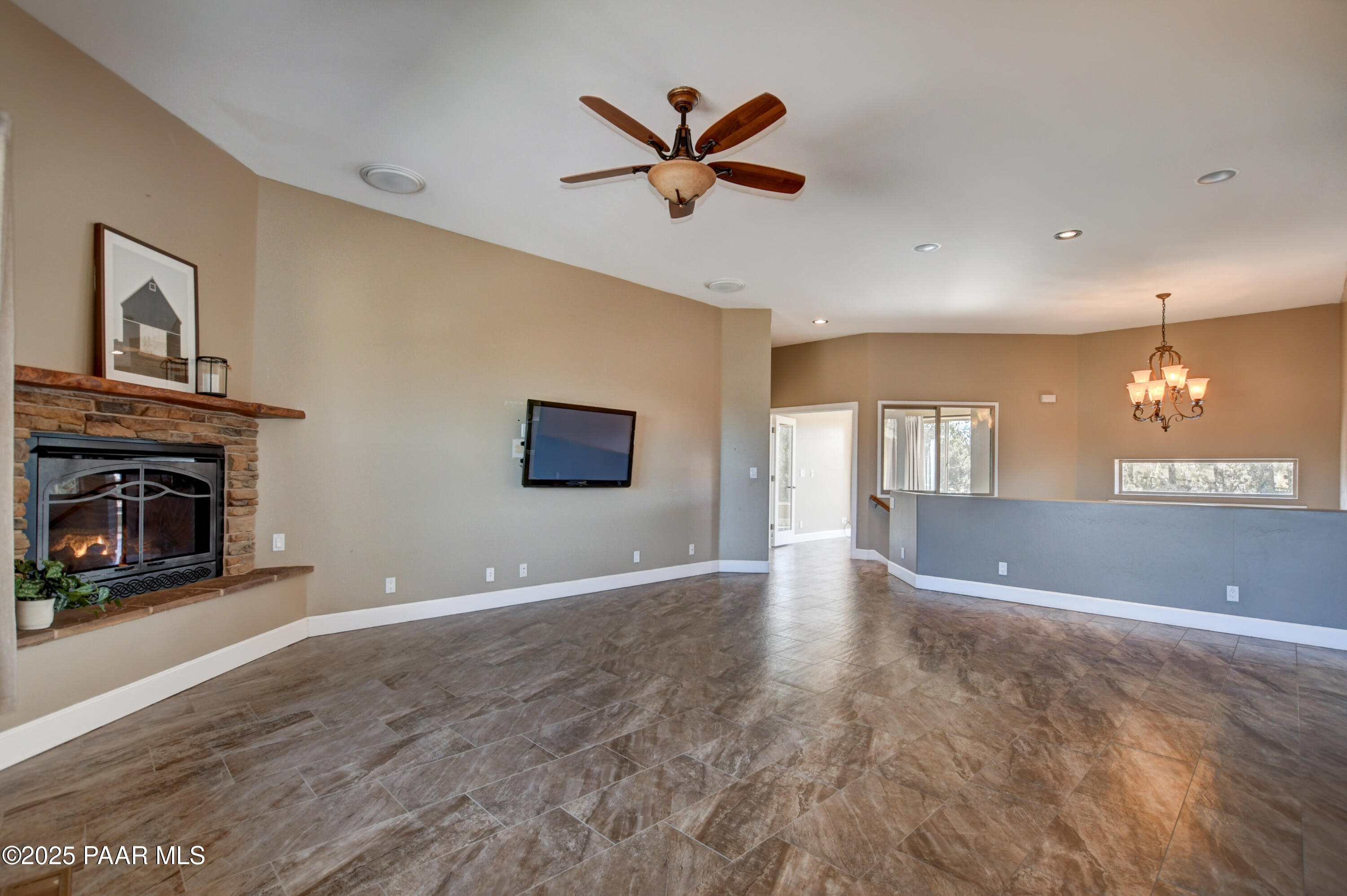 21645 N Hackamore Ln