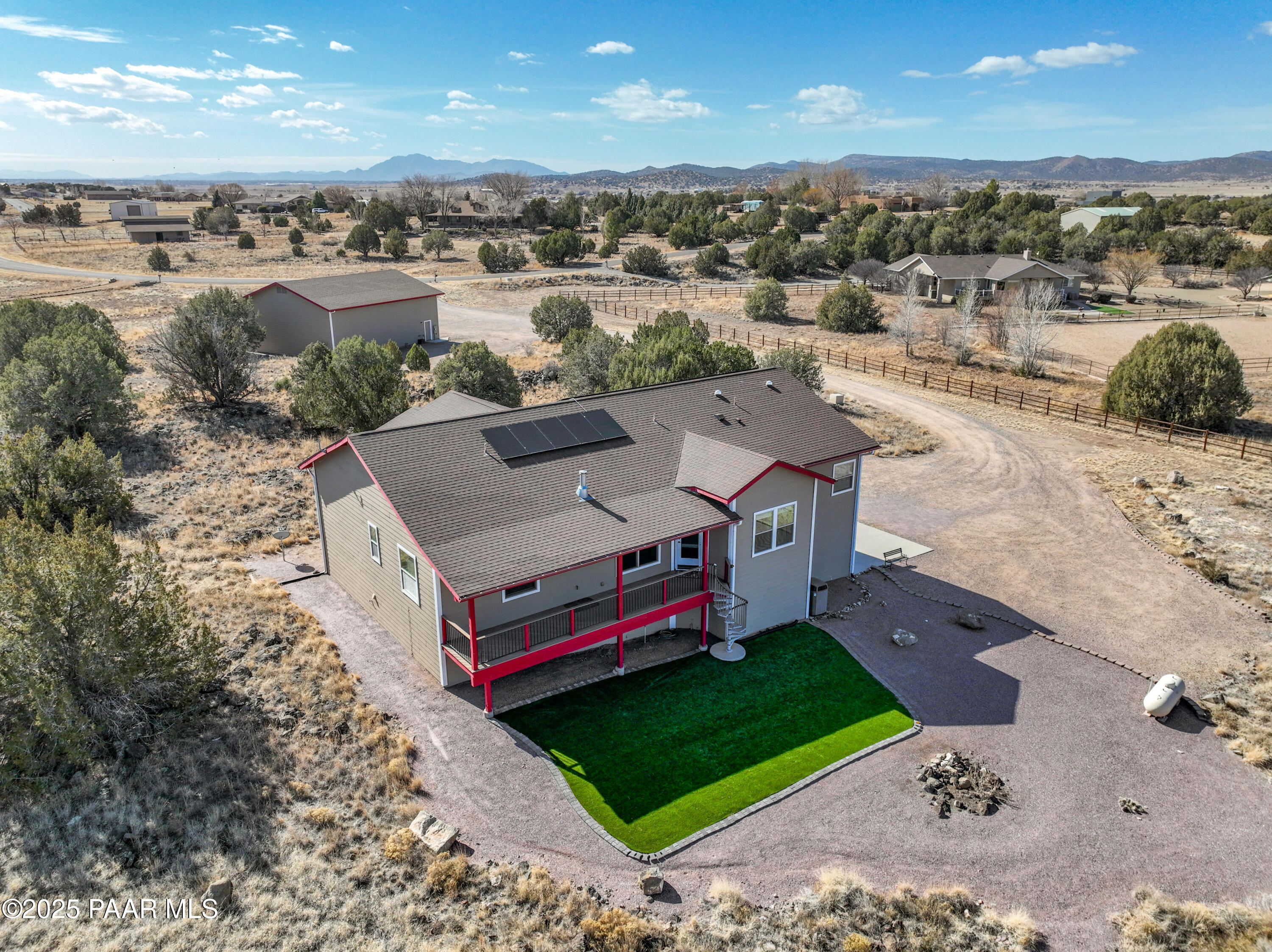 21645 N Hackamore Ln
