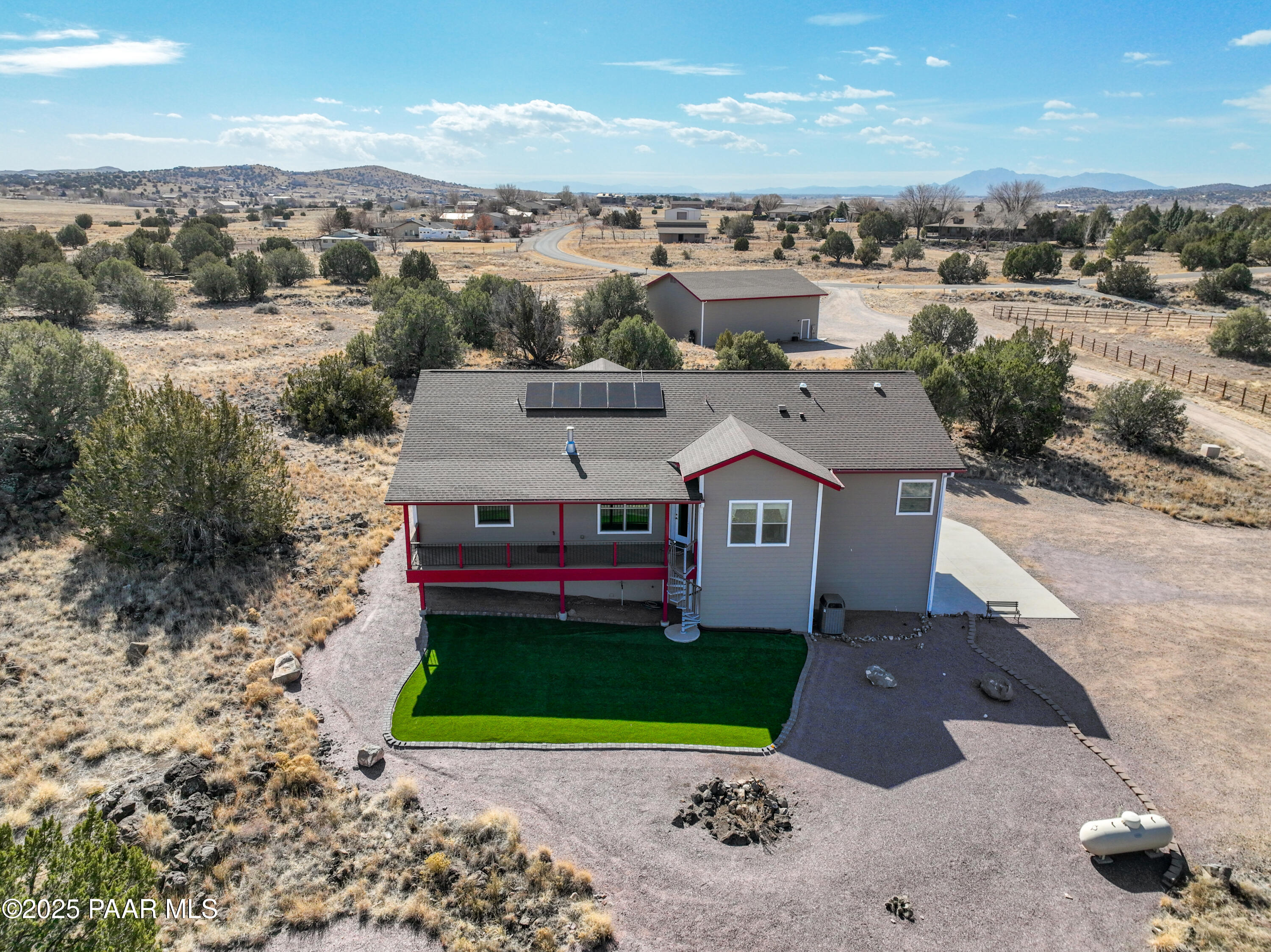 21645 N Hackamore Ln