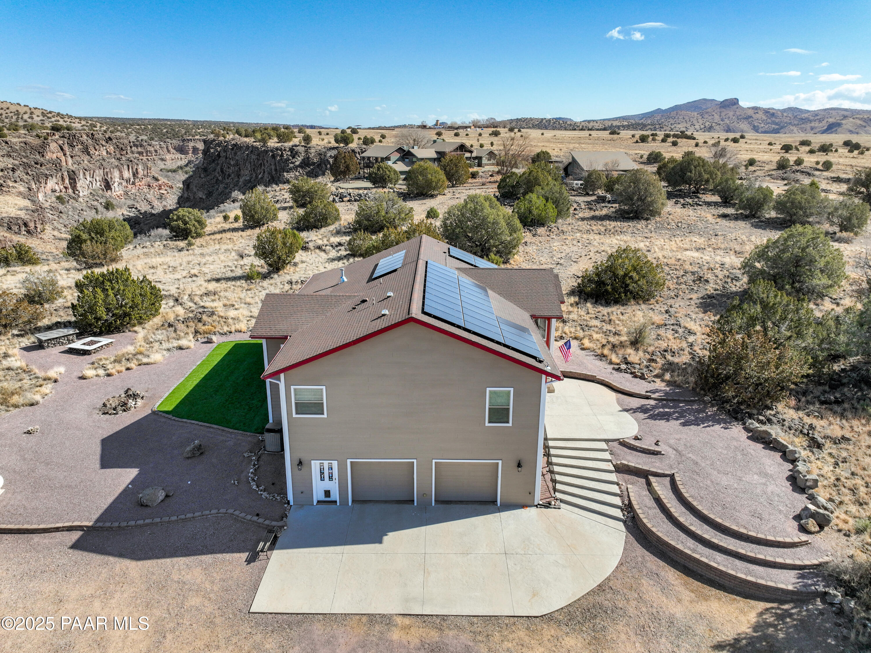 21645 N Hackamore Ln