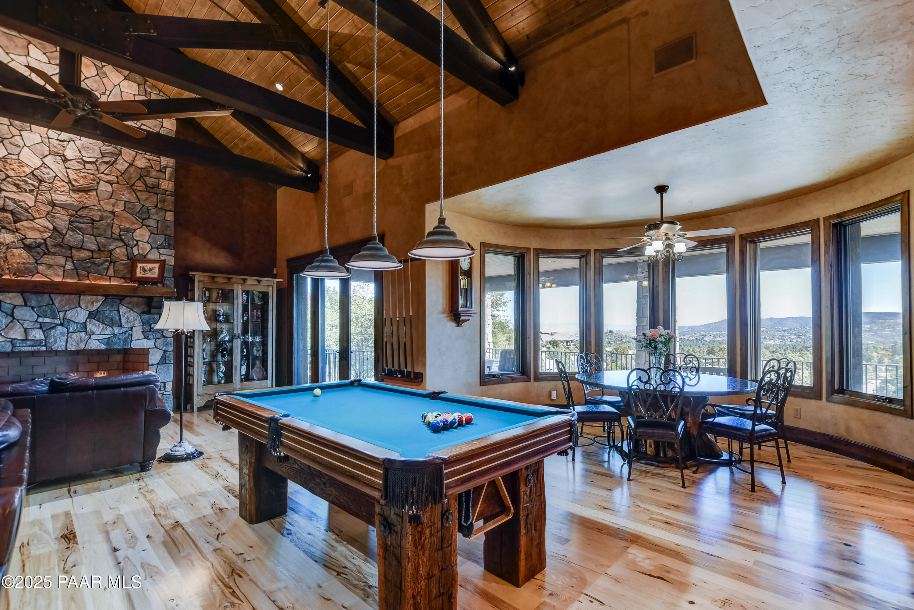 744 Woodridge Lane