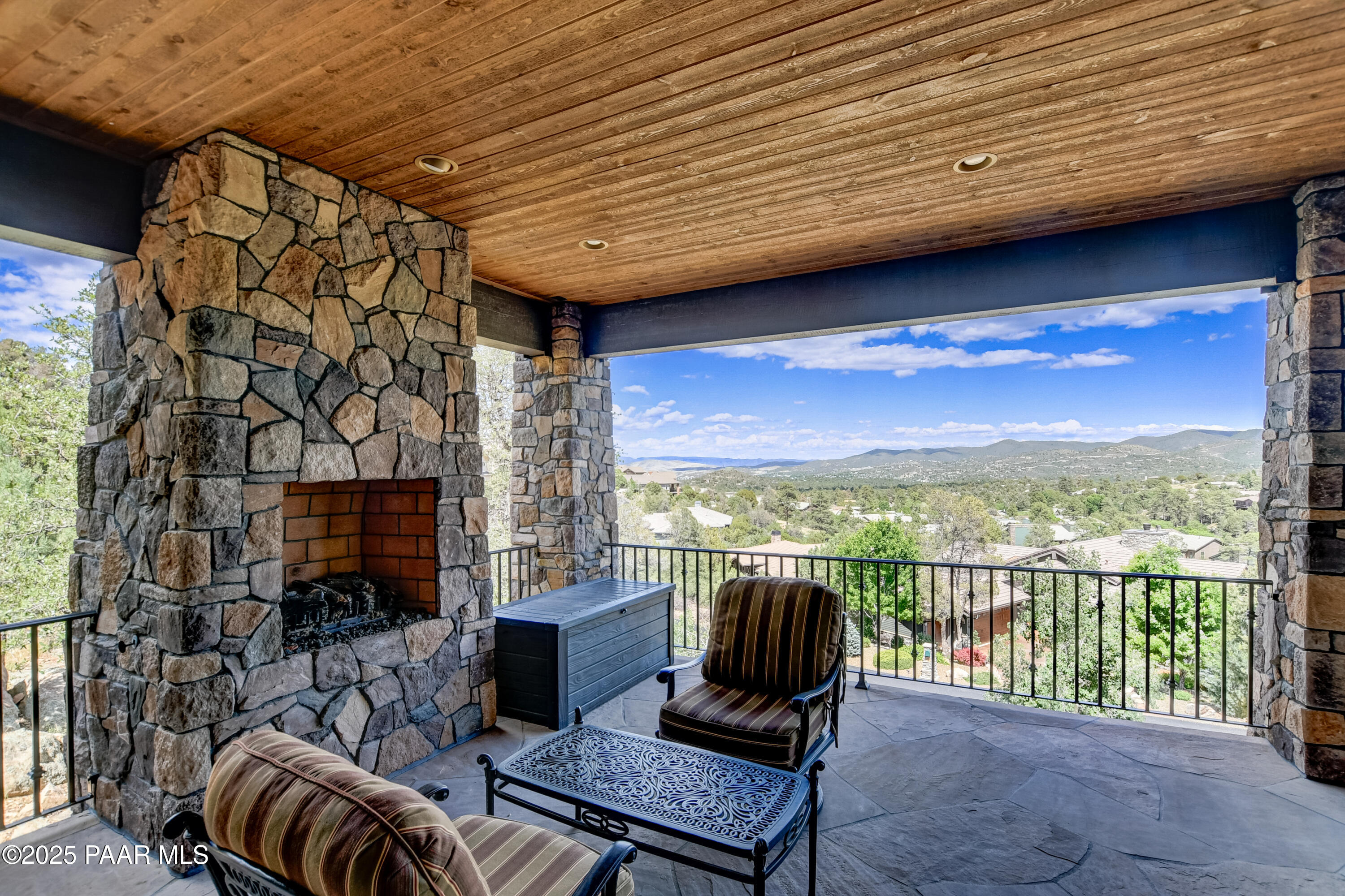 744 Woodridge Lane