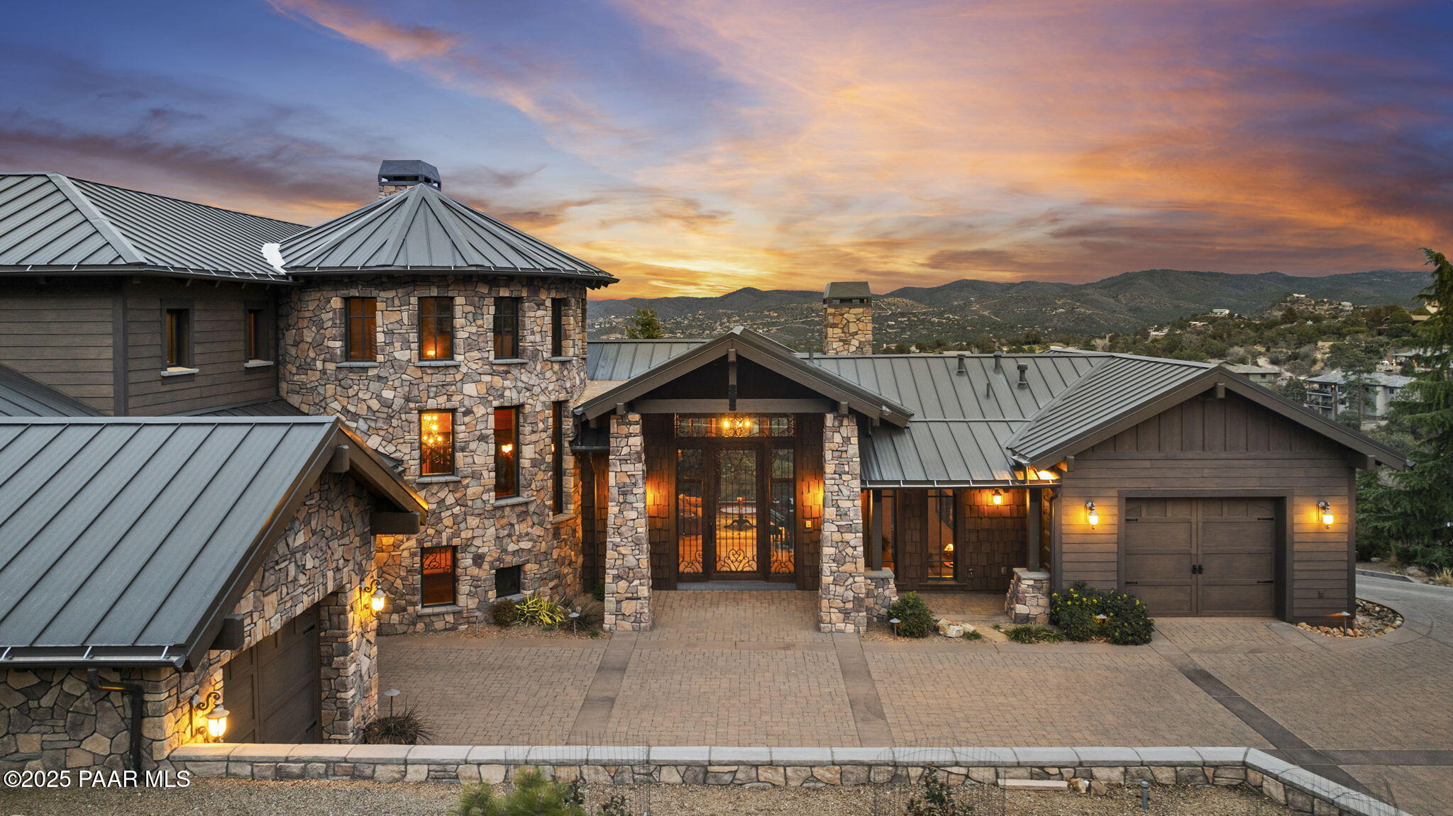 744 Woodridge Lane
