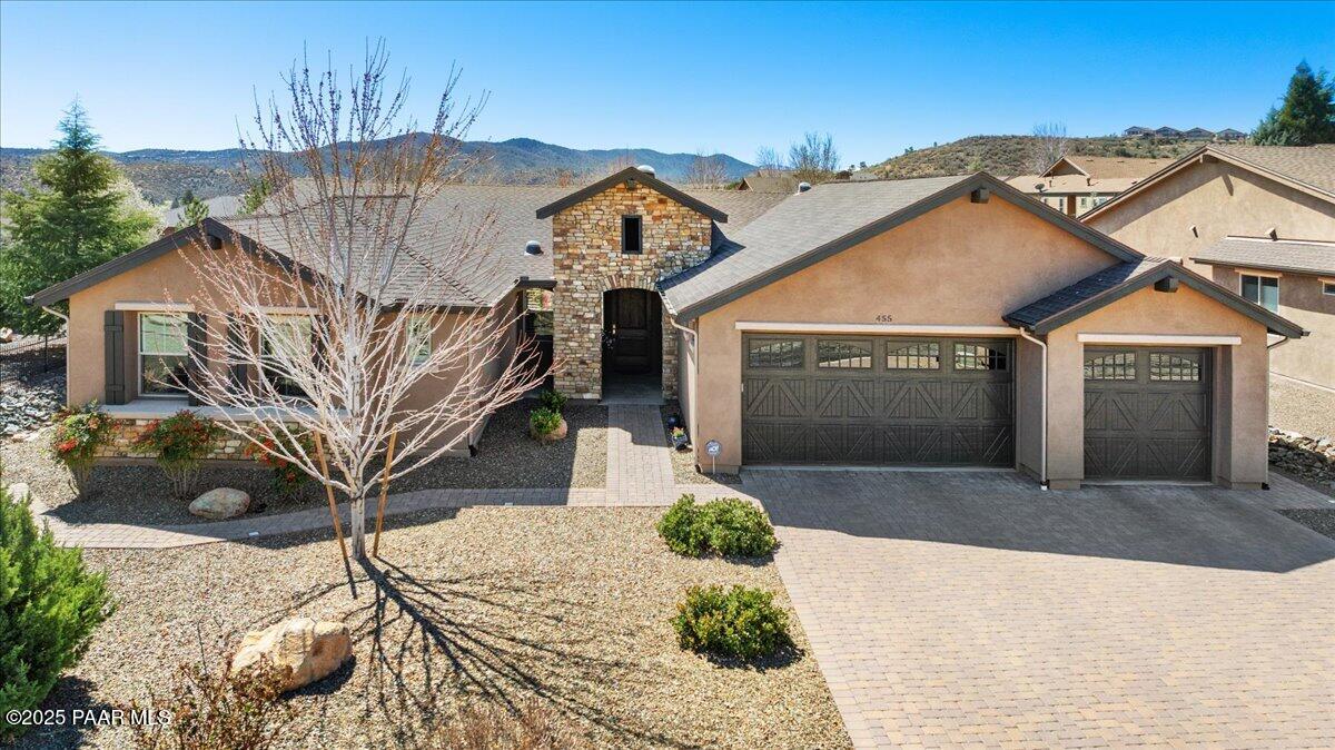455 Isabelle Lane