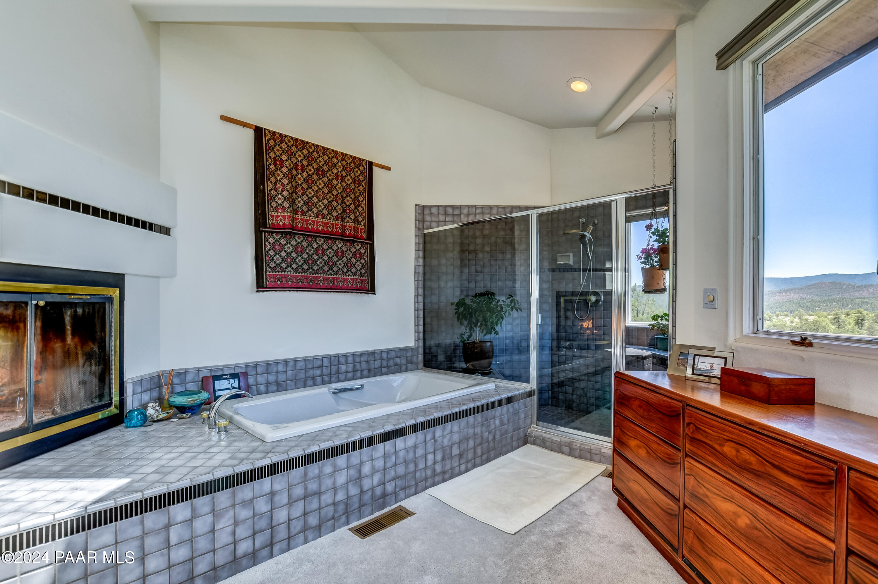 1301 S Manzanita Hill Road