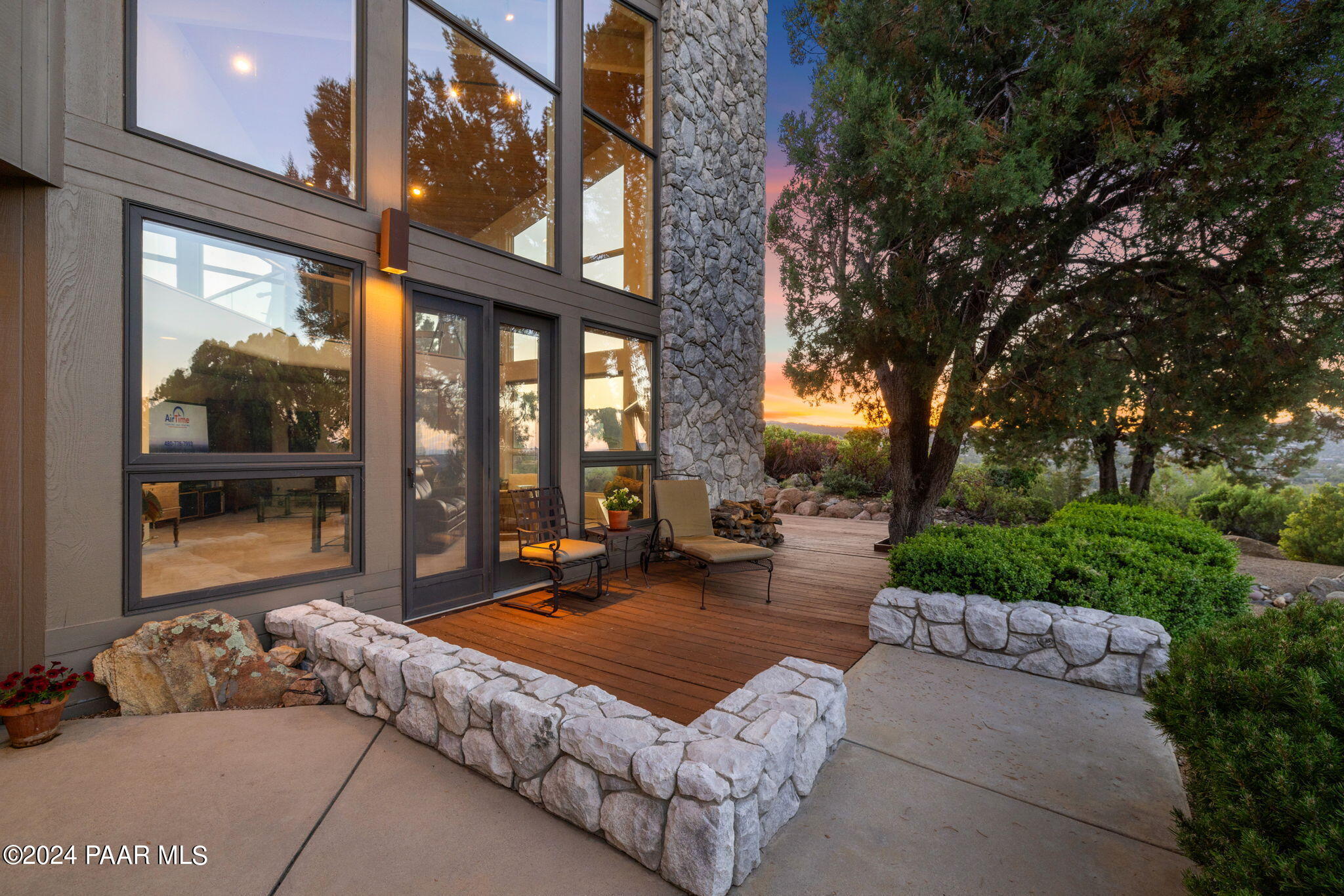 1301 S Manzanita Hill Road