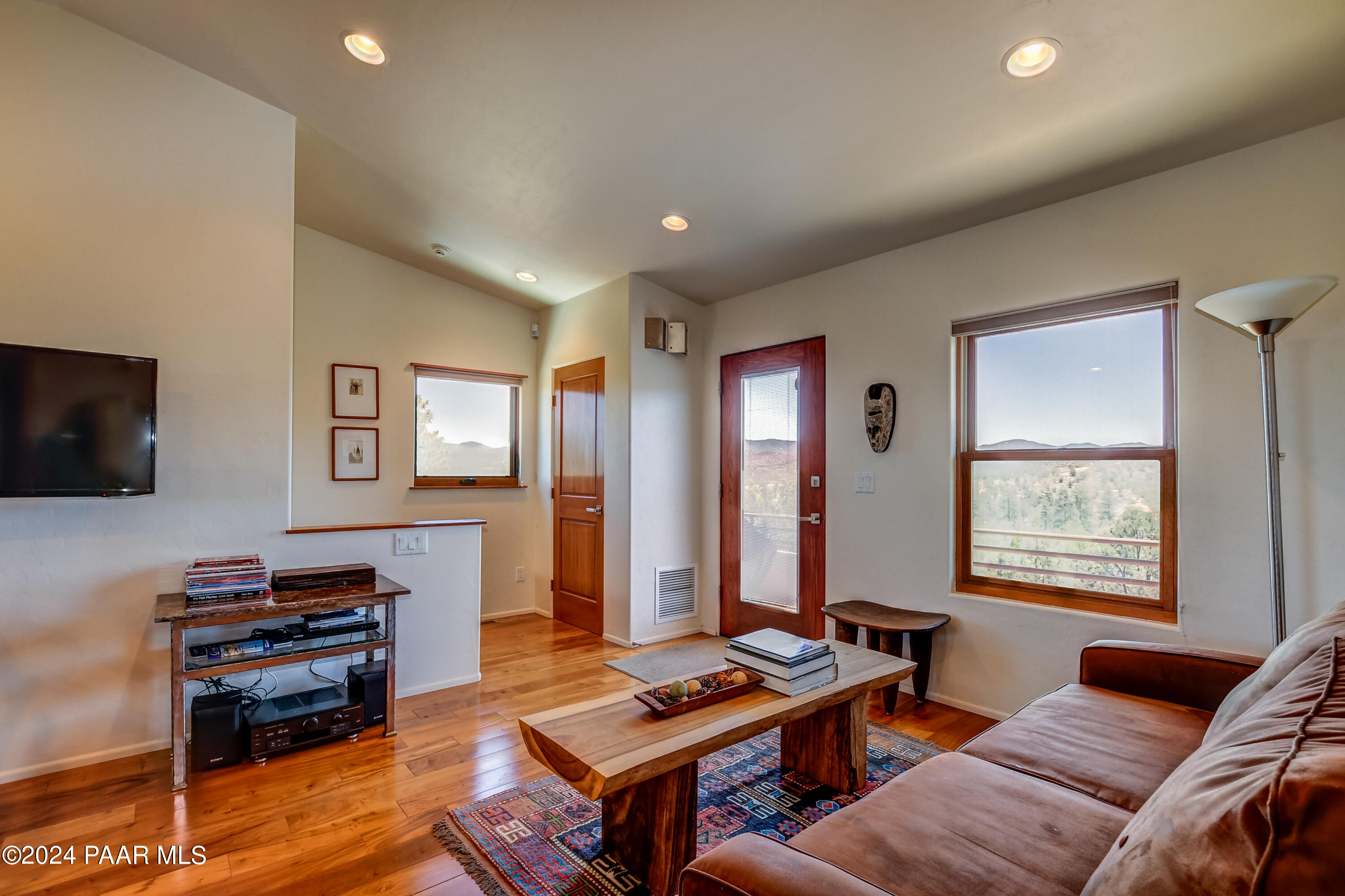 1301 S Manzanita Hill Road