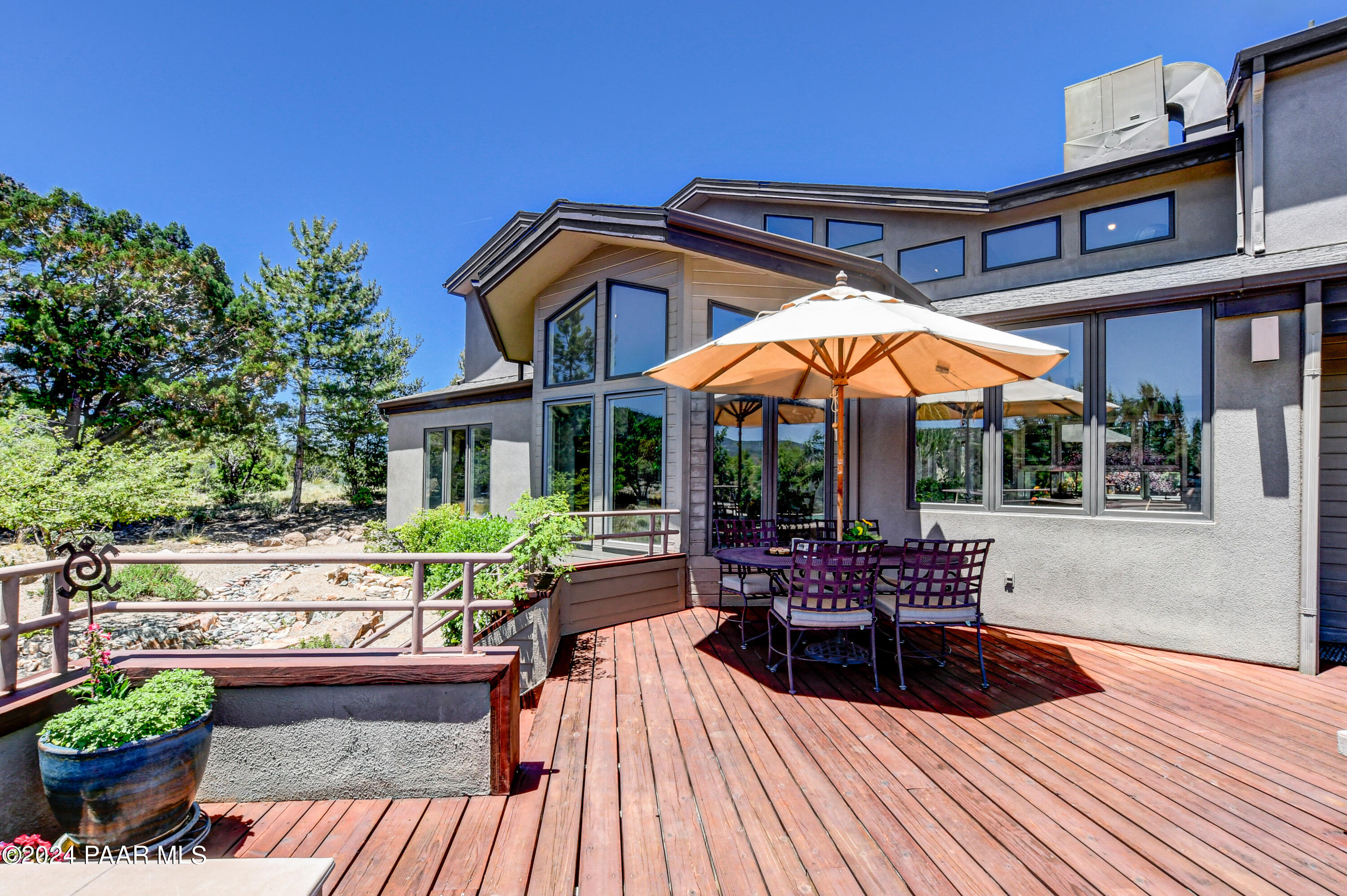 1301 S Manzanita Hill Road