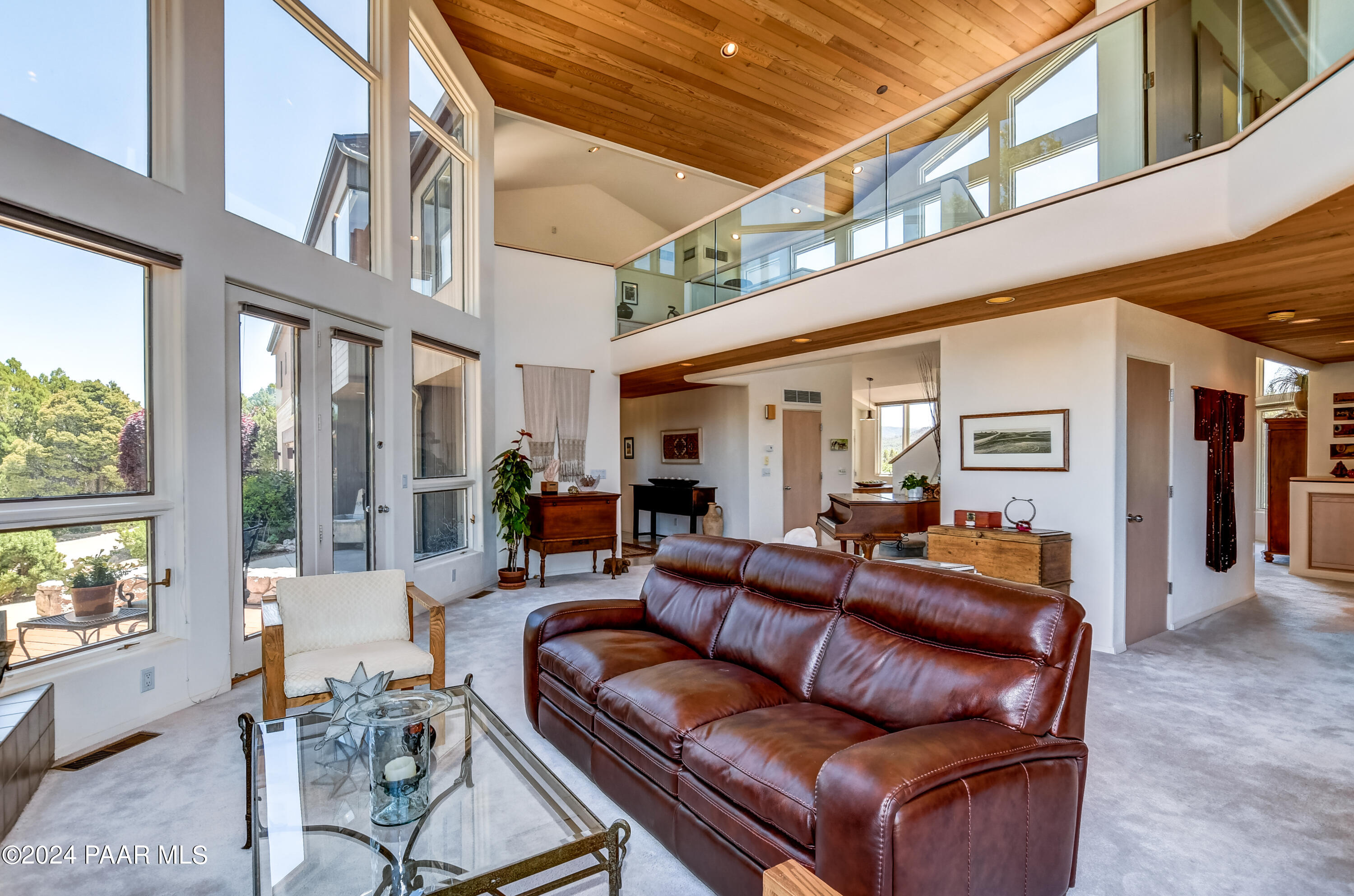 1301 S Manzanita Hill Road