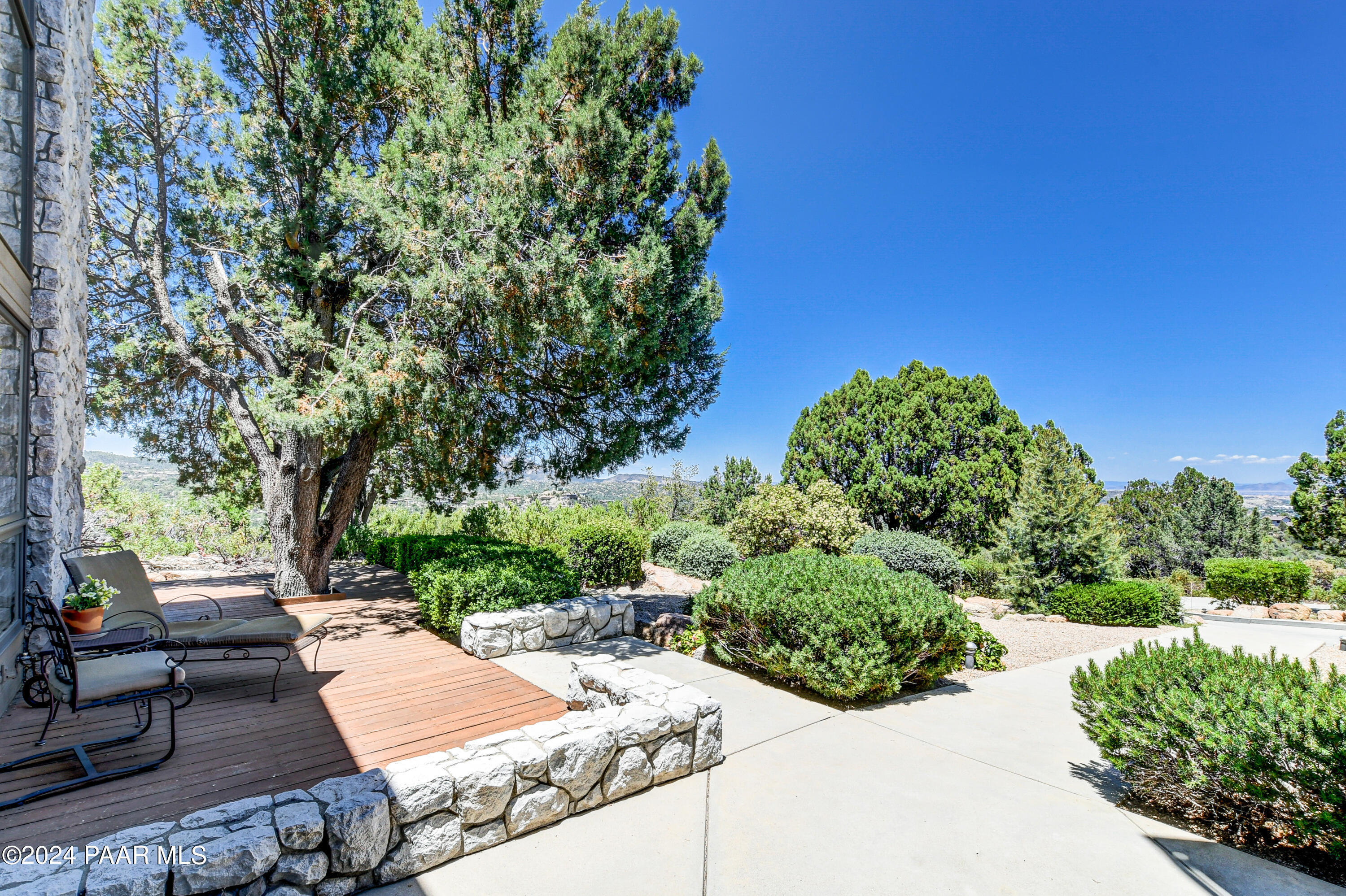 1301 S Manzanita Hill Road