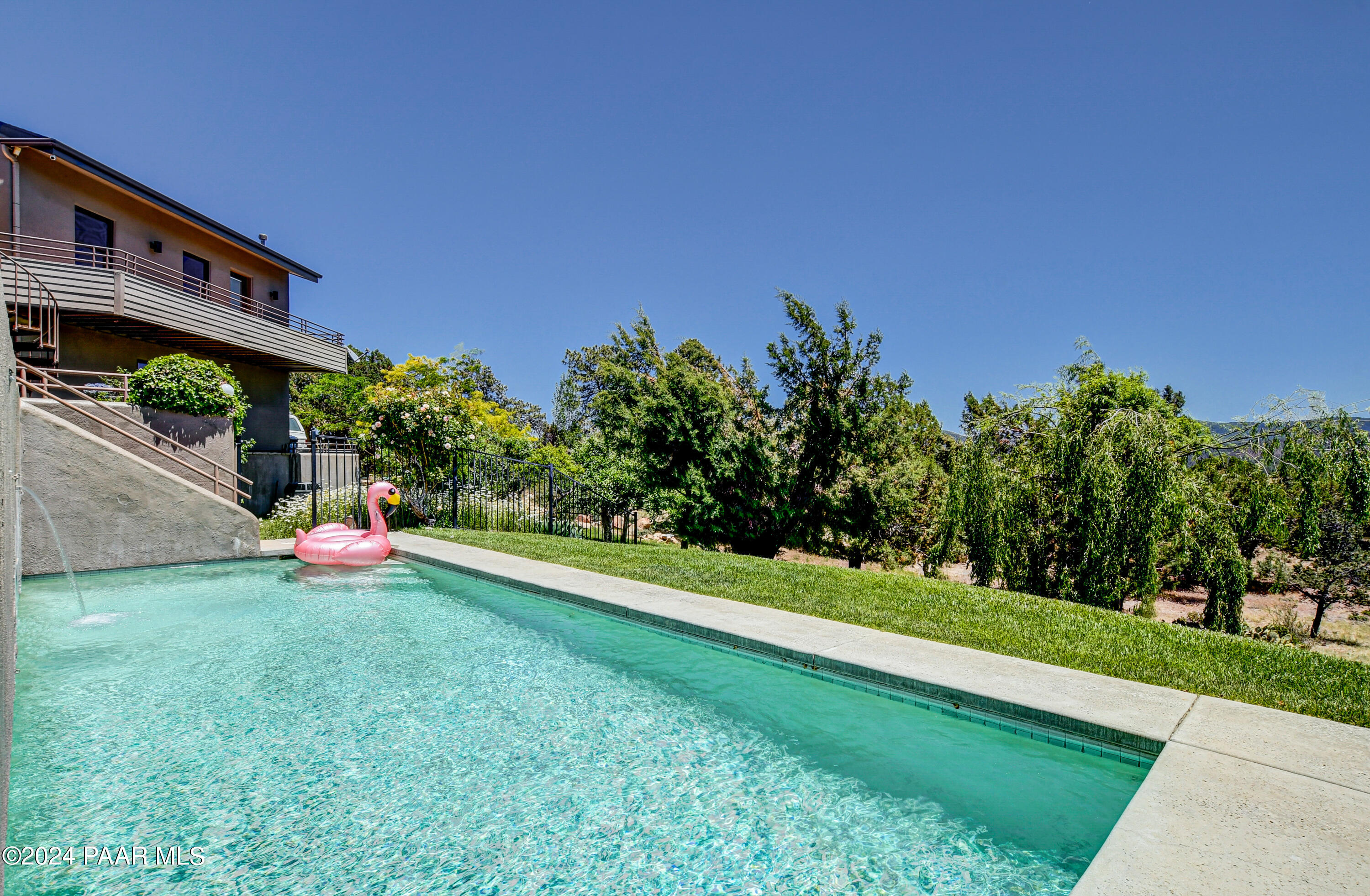 1301 S Manzanita Hill Road