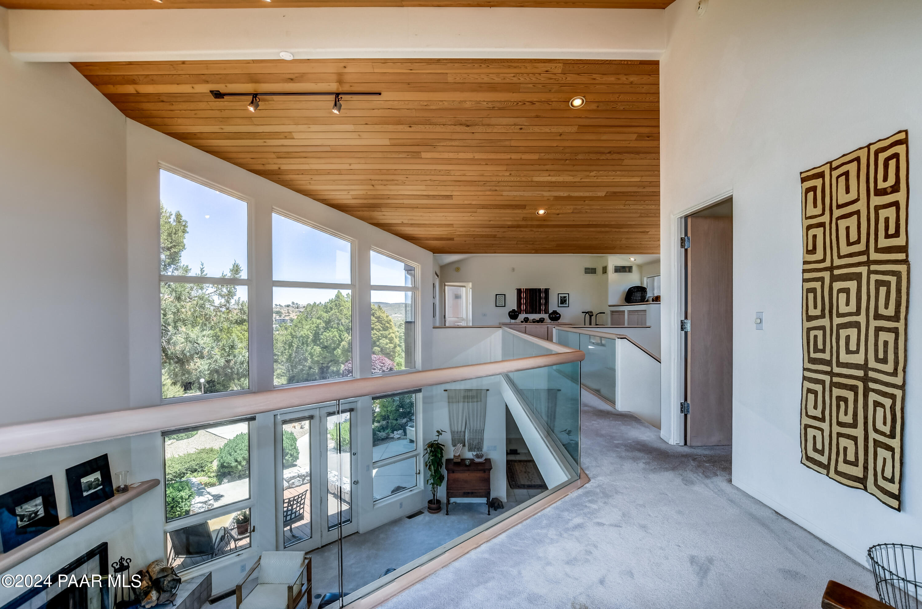 1301 S Manzanita Hill Road