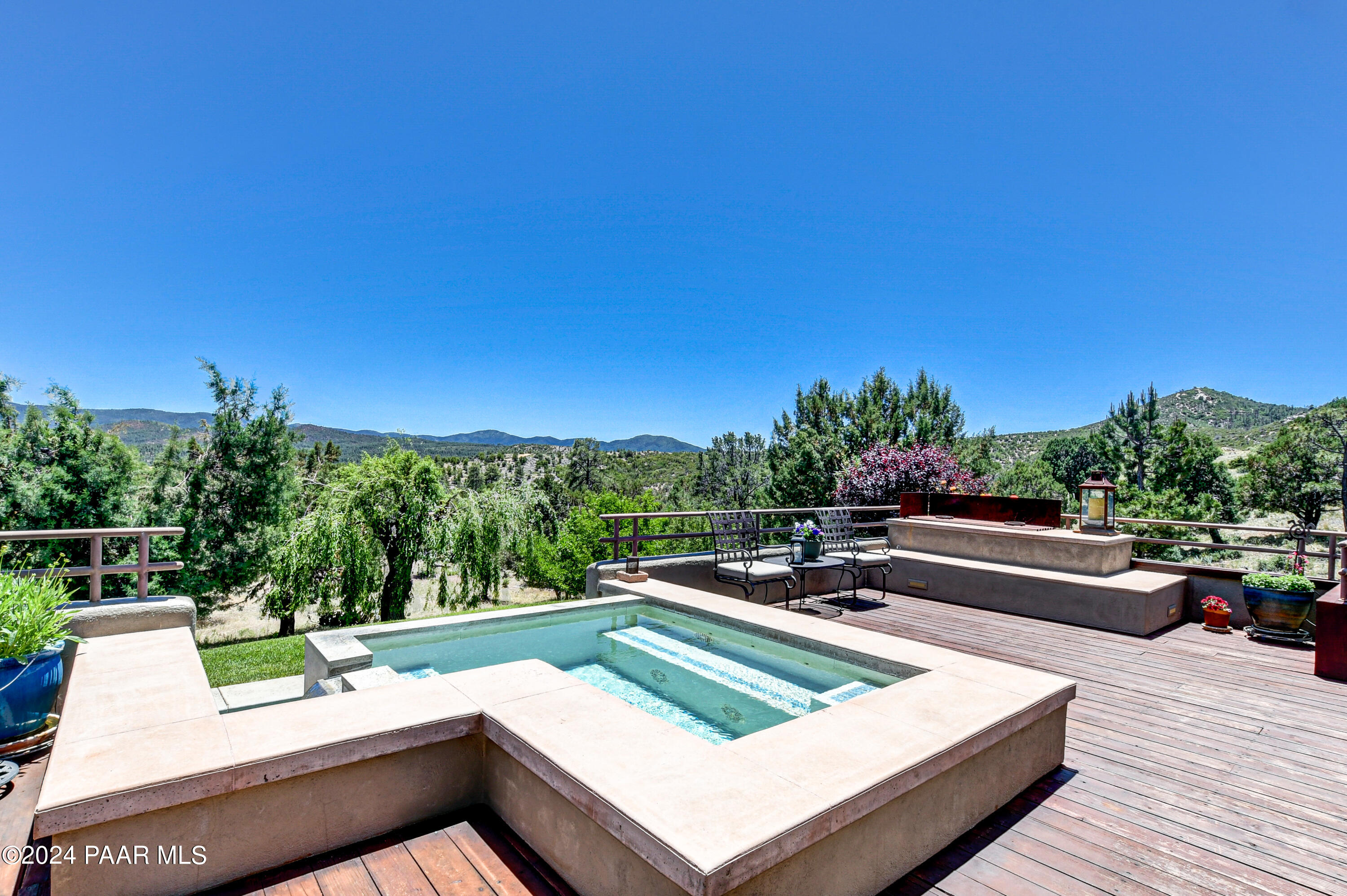 1301 S Manzanita Hill Road