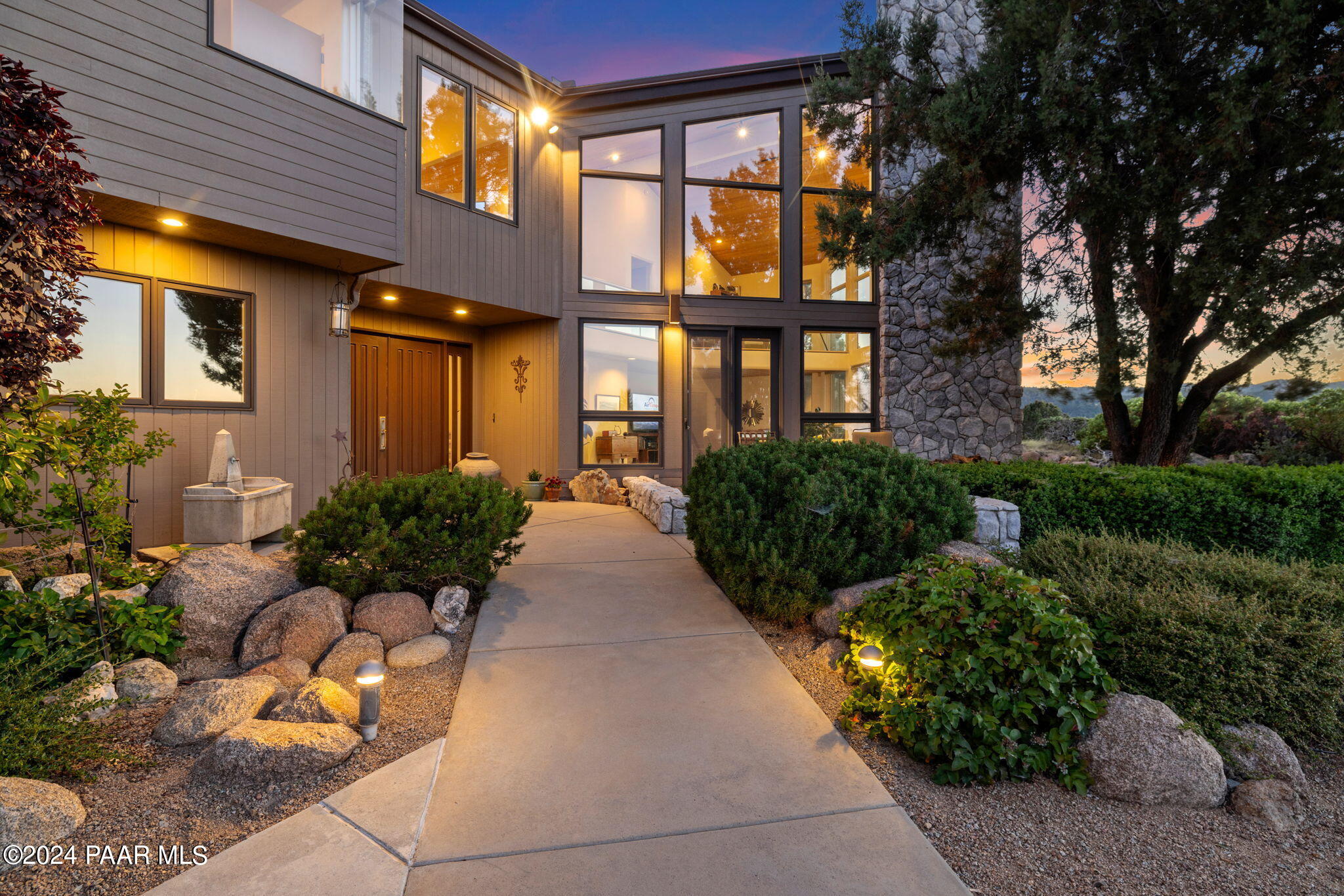 1301 S Manzanita Hill Road