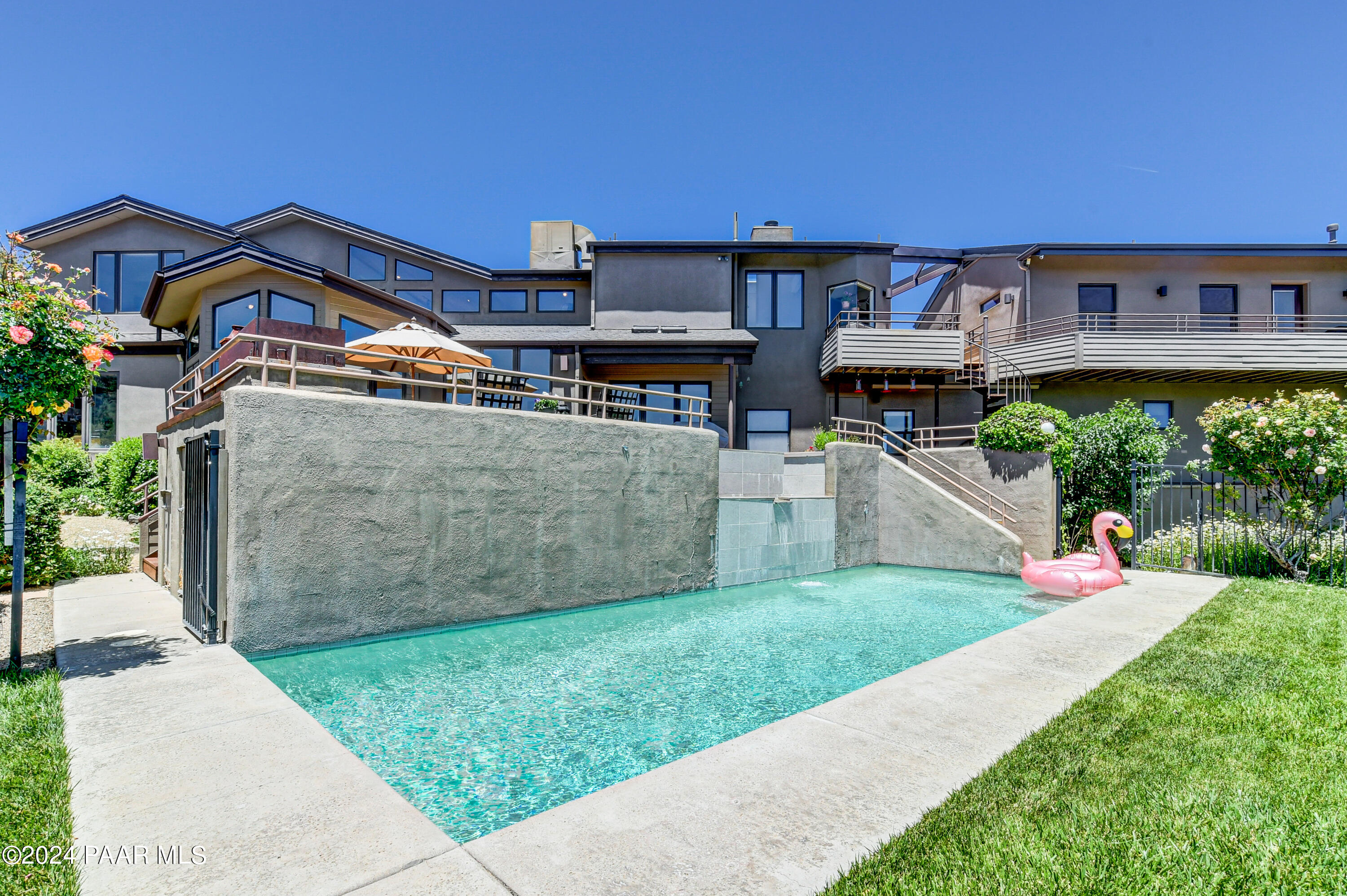 1301 S Manzanita Hill Road