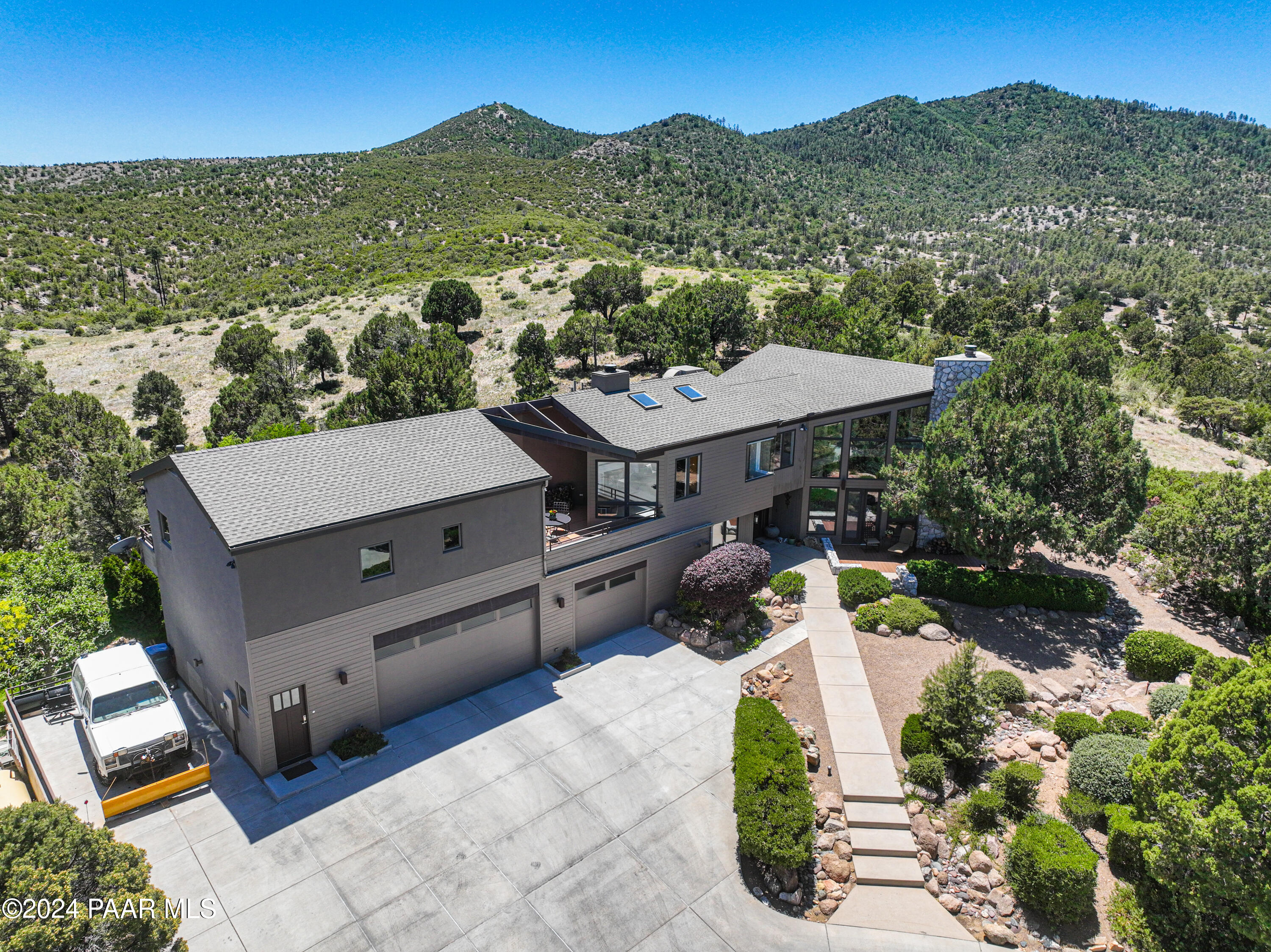1301 S Manzanita Hill Road
