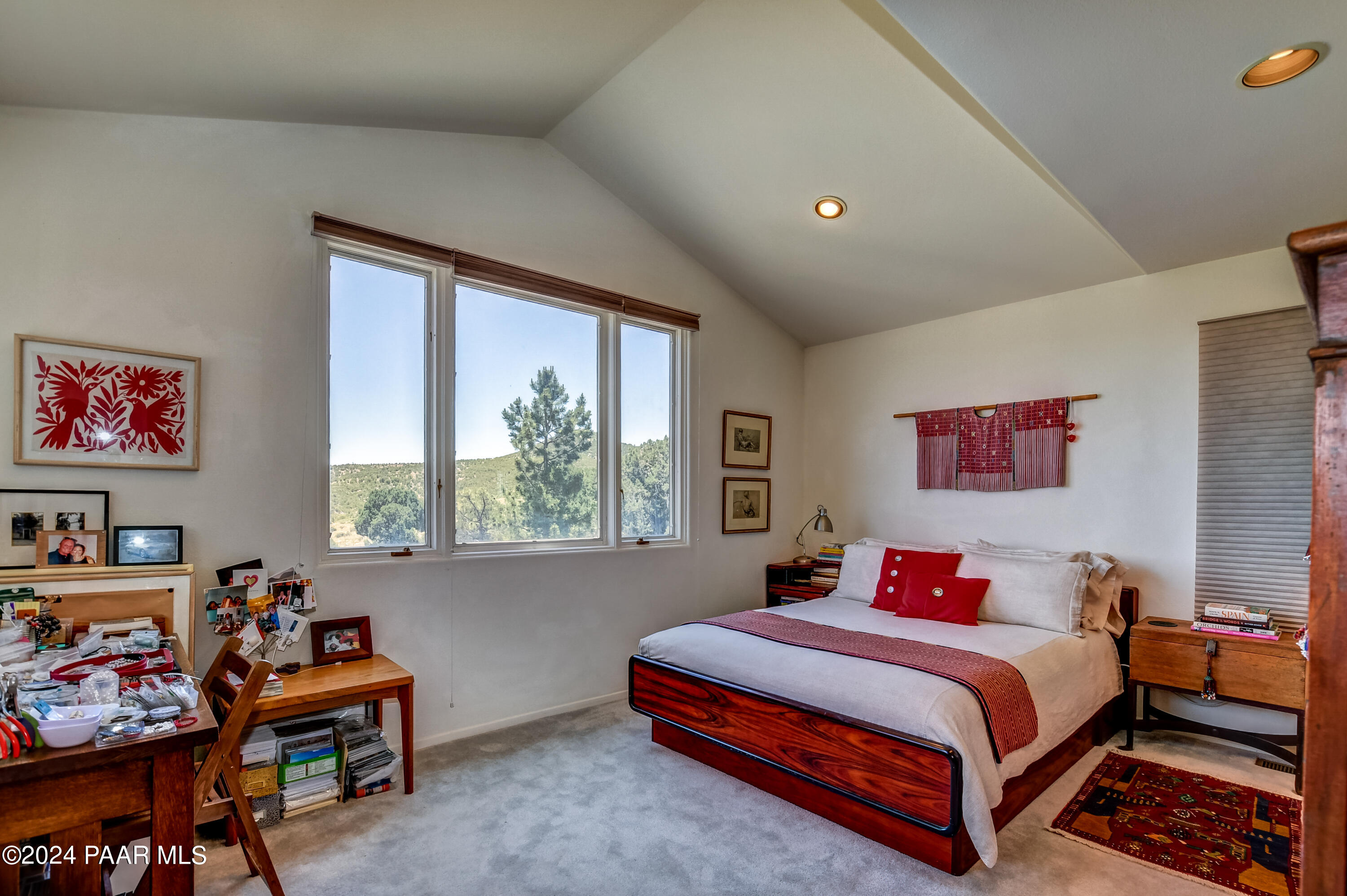 1301 S Manzanita Hill Road
