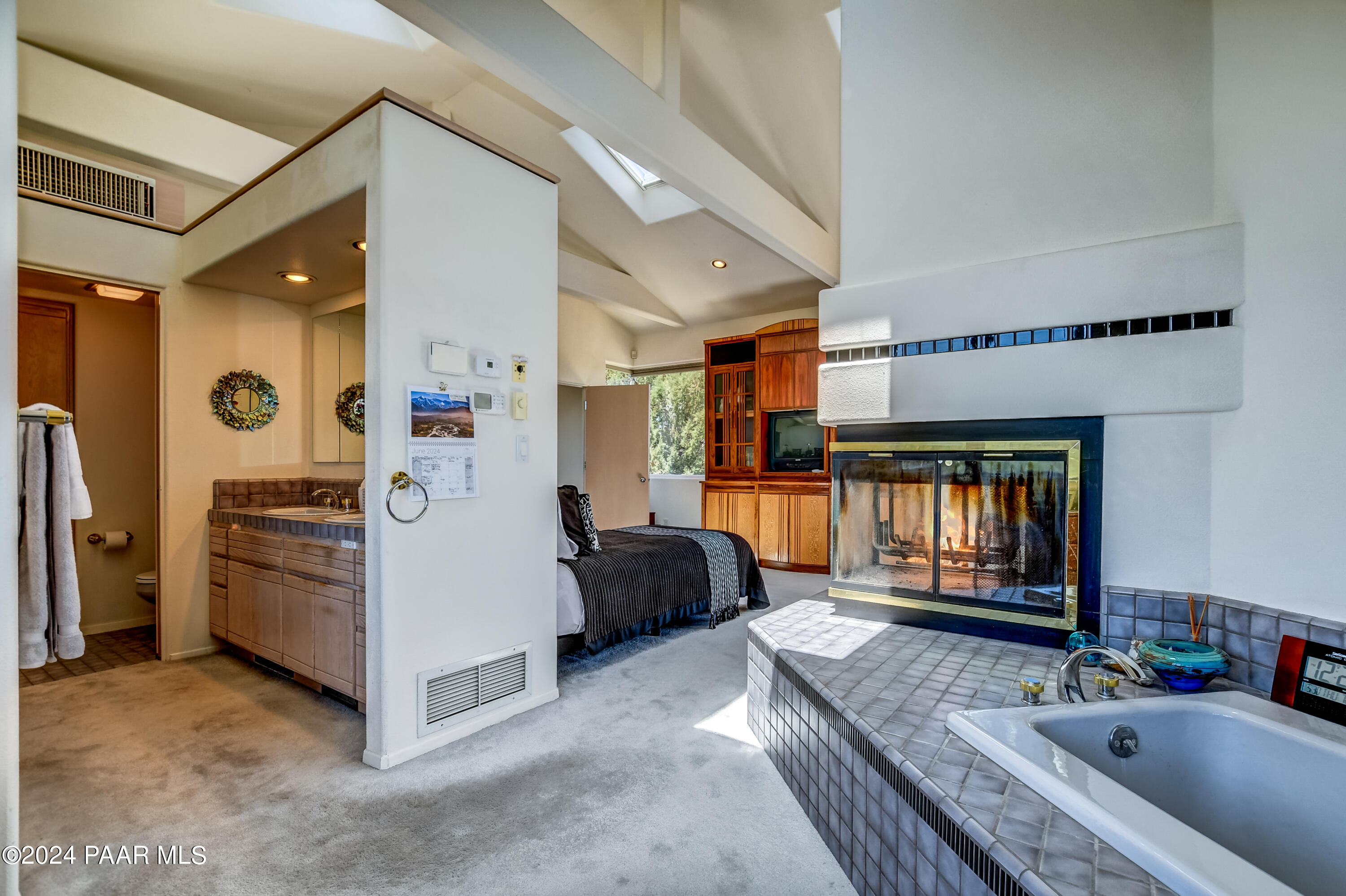 1301 S Manzanita Hill Road