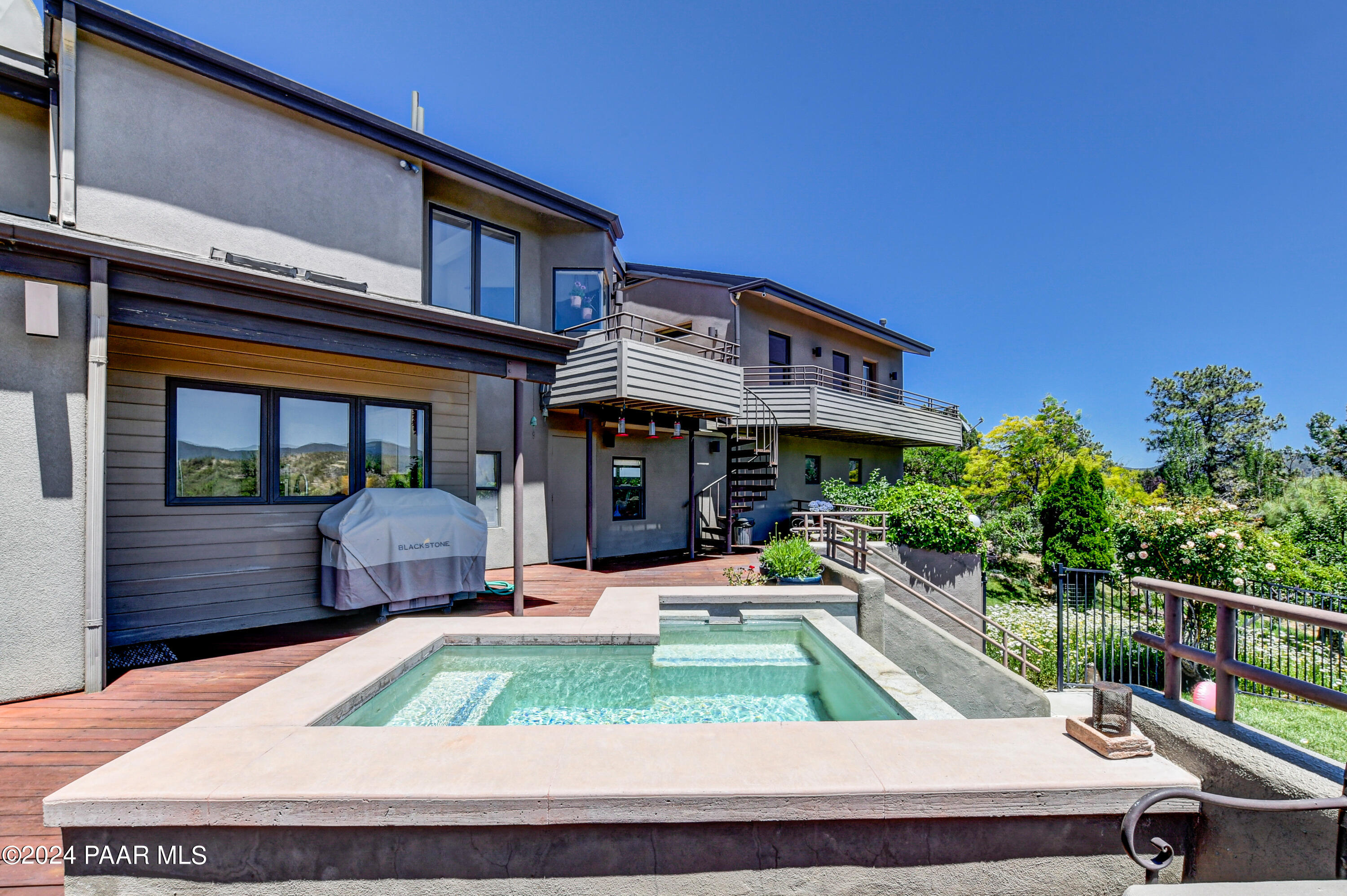 1301 S Manzanita Hill Road