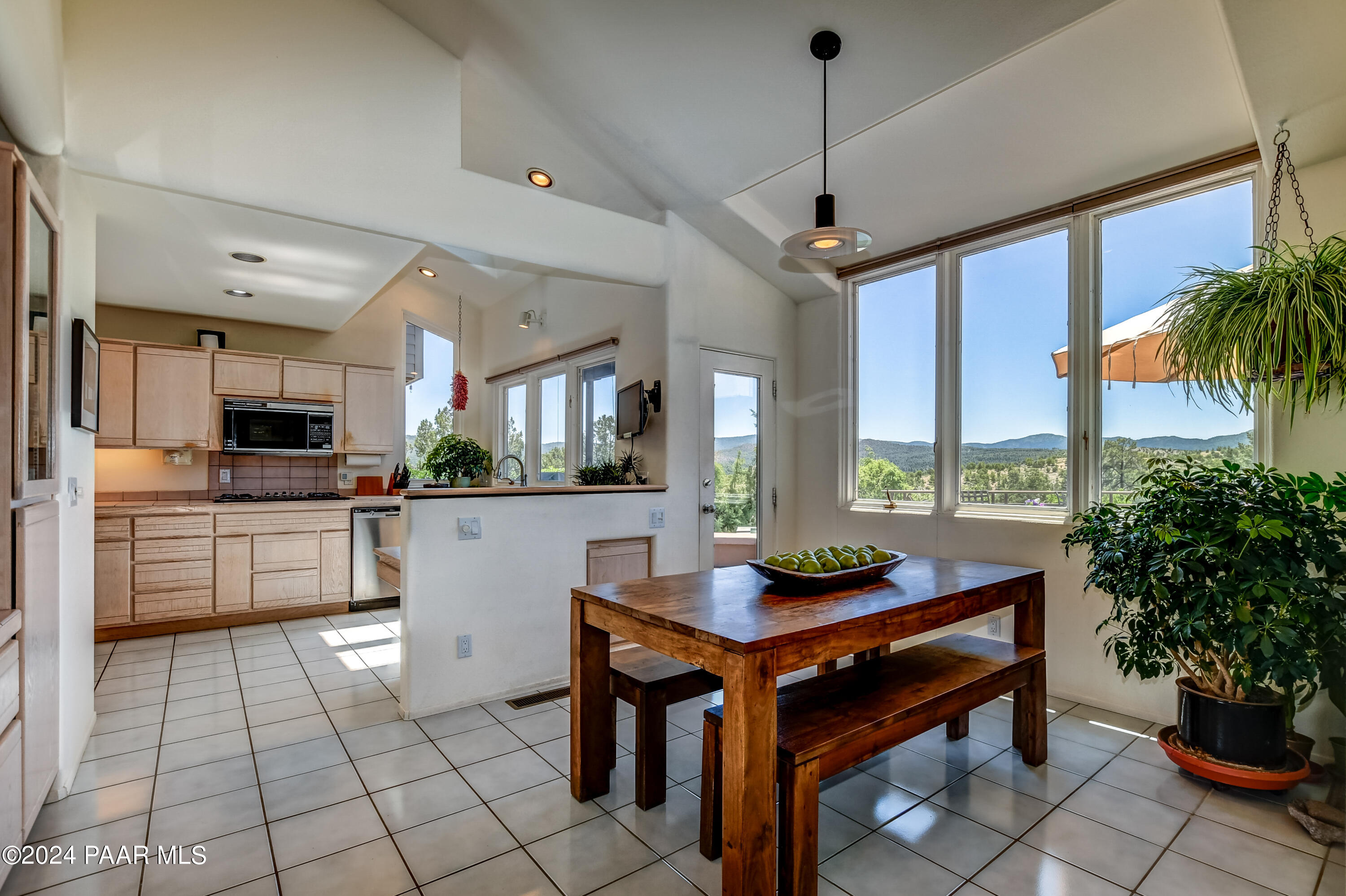 1301 S Manzanita Hill Road
