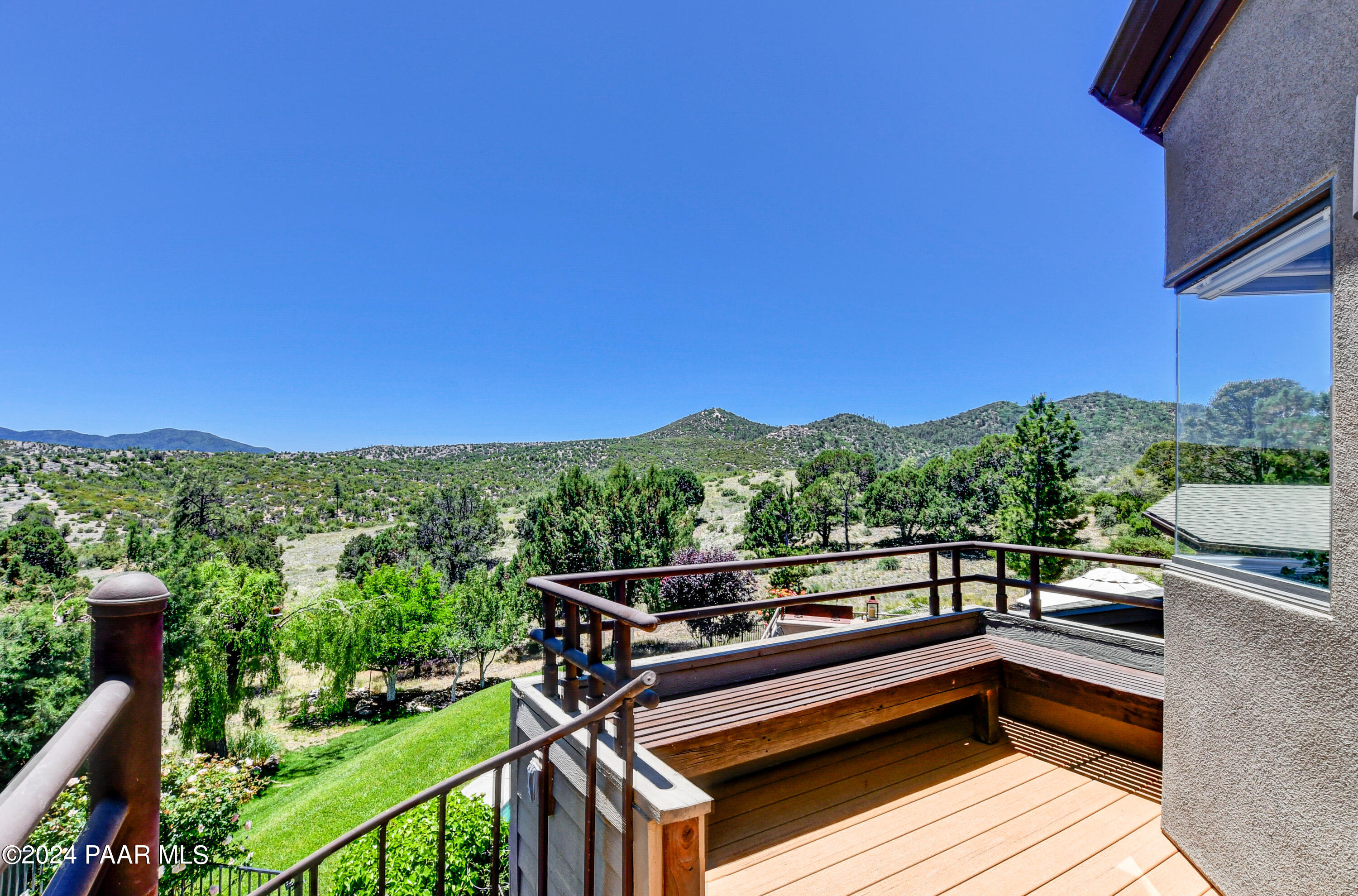 1301 S Manzanita Hill Road