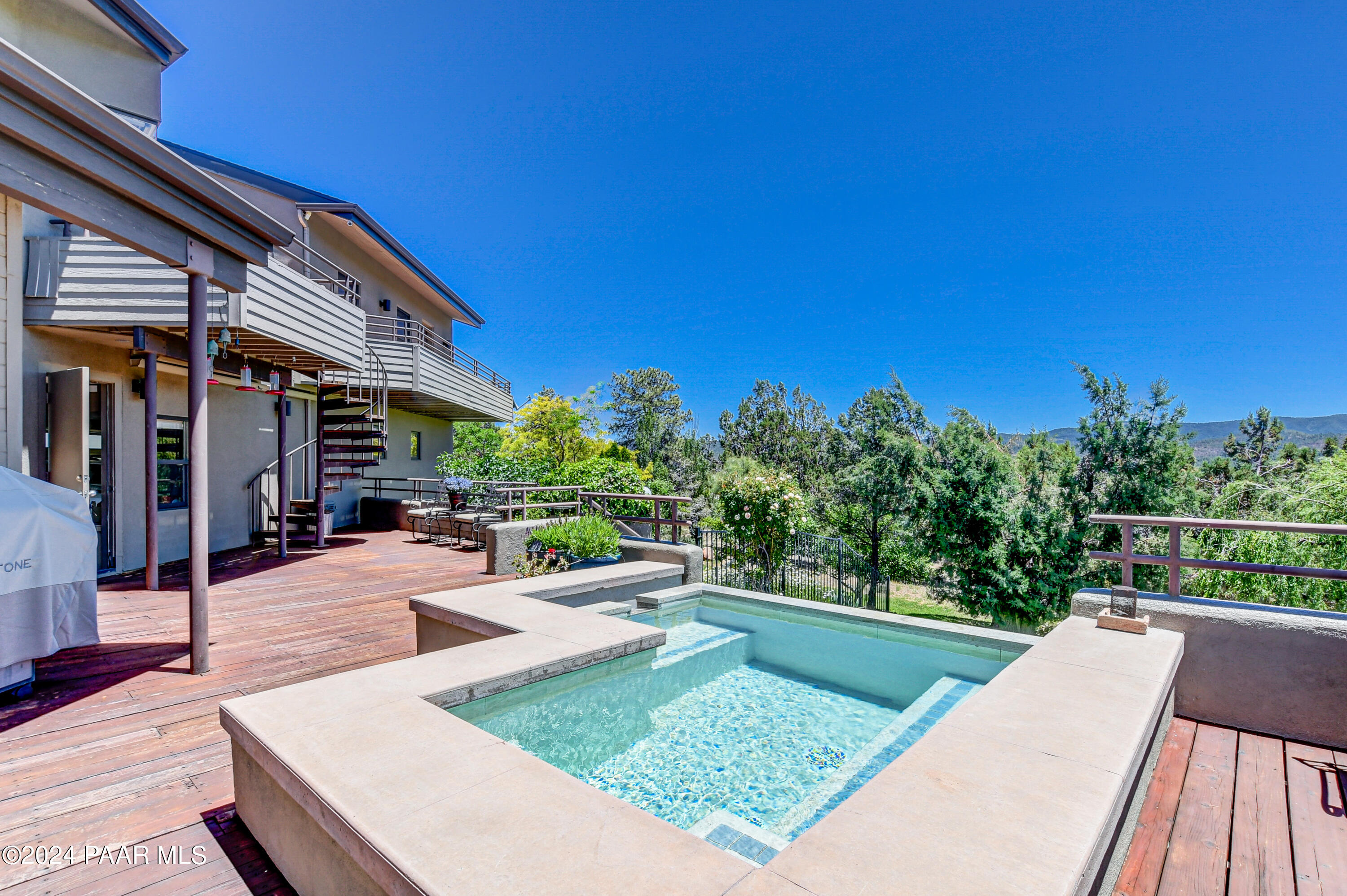 1301 S Manzanita Hill Road