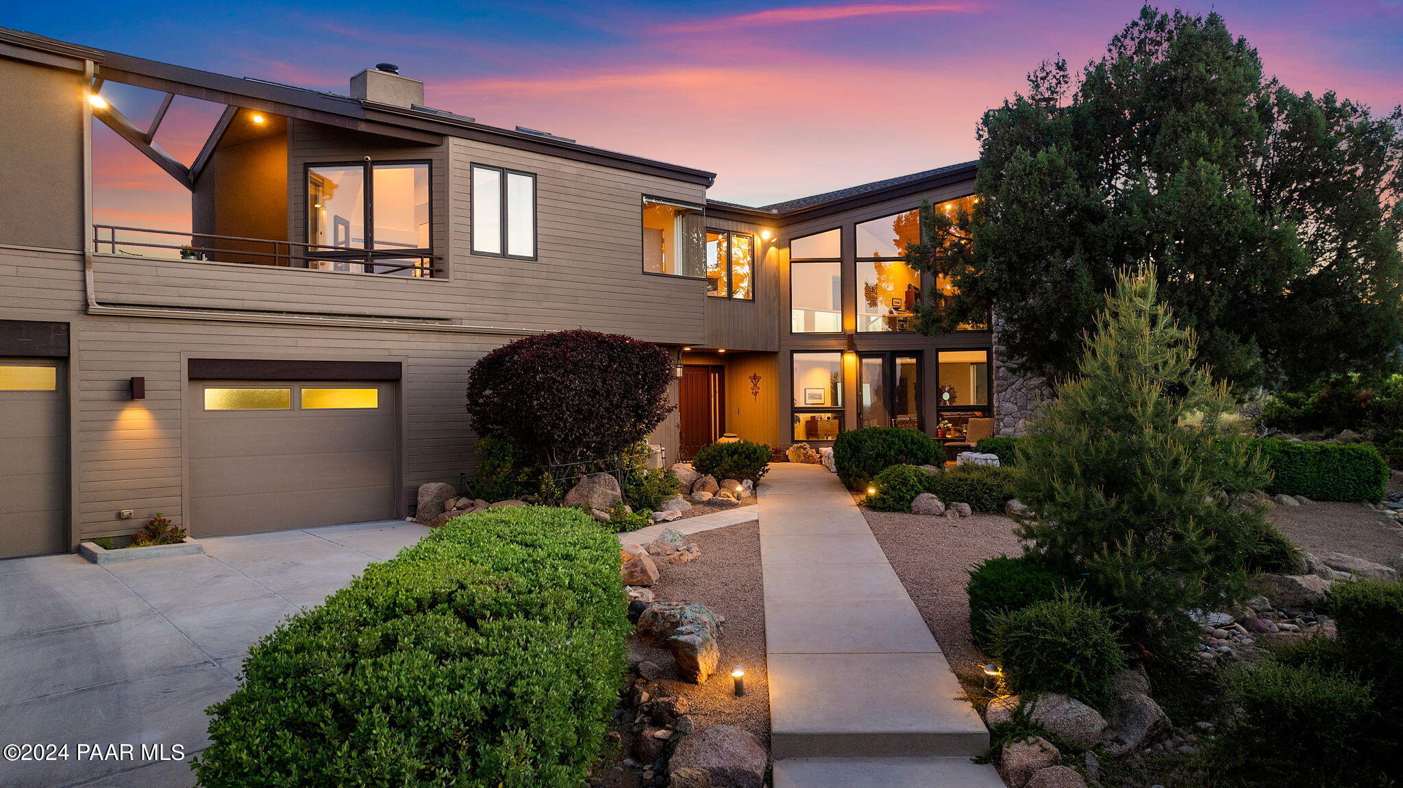 1301 S Manzanita Hill Road