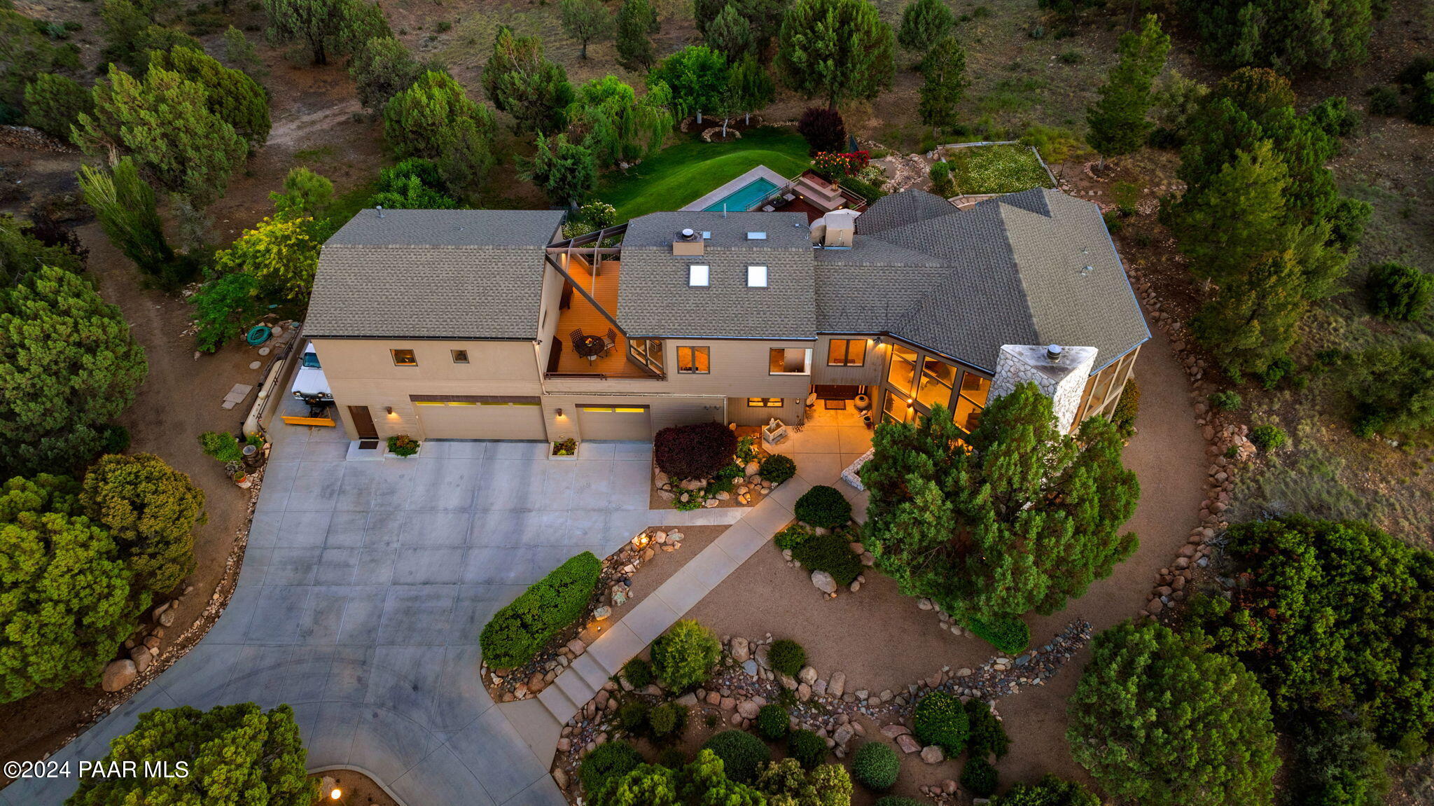 1301 S Manzanita Hill Road