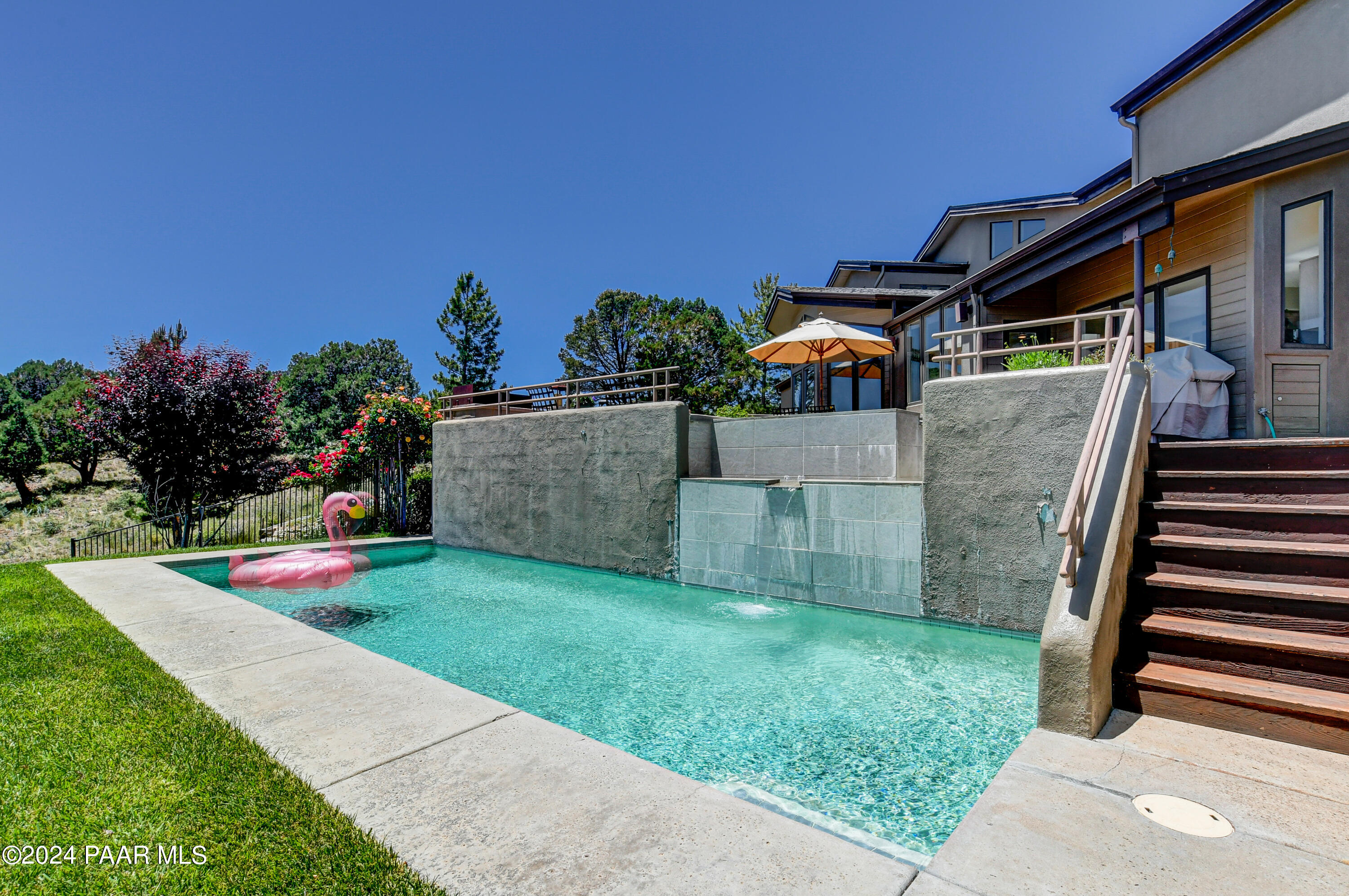 1301 S Manzanita Hill Road