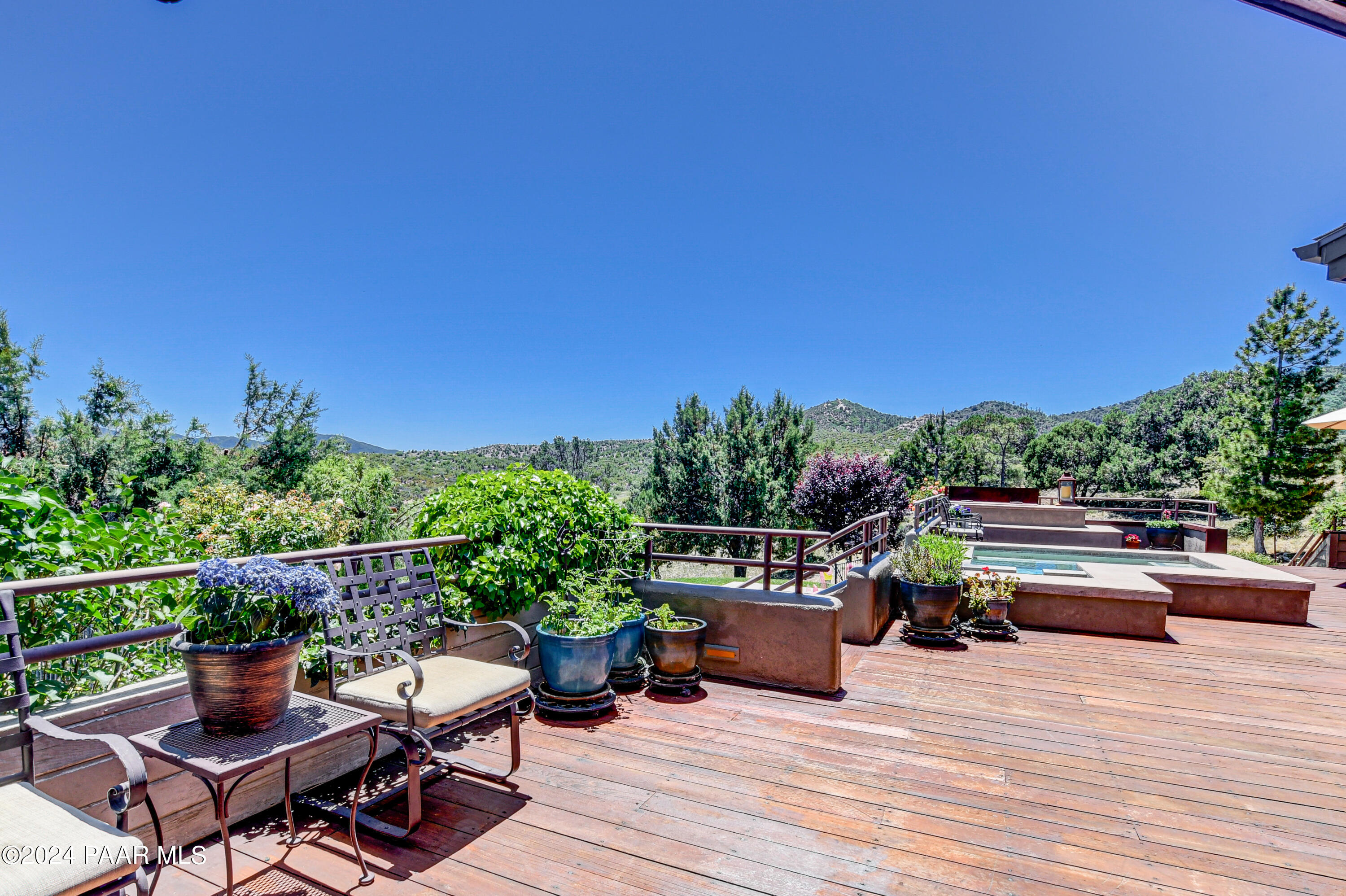 1301 S Manzanita Hill Road