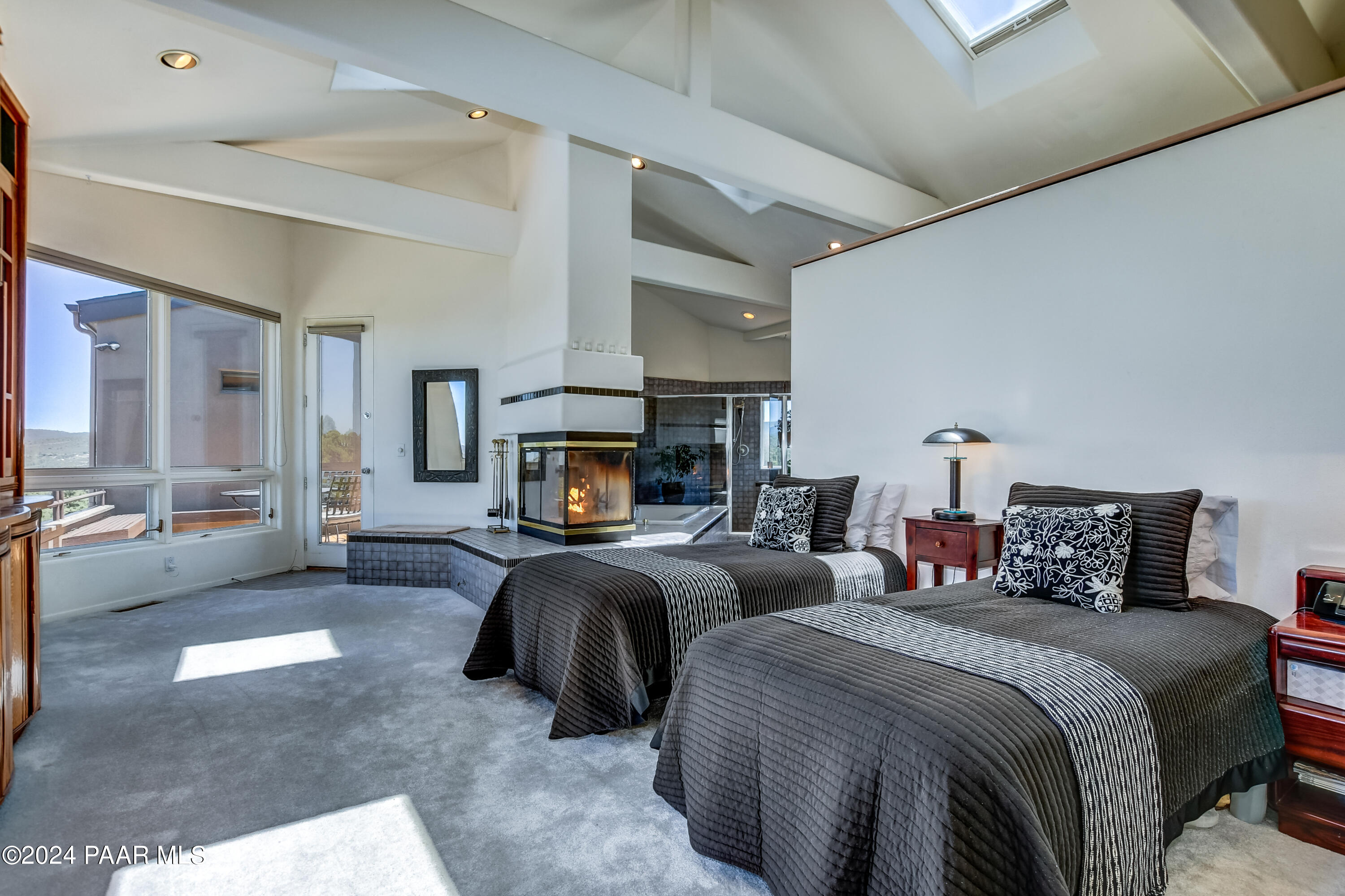 1301 S Manzanita Hill Road