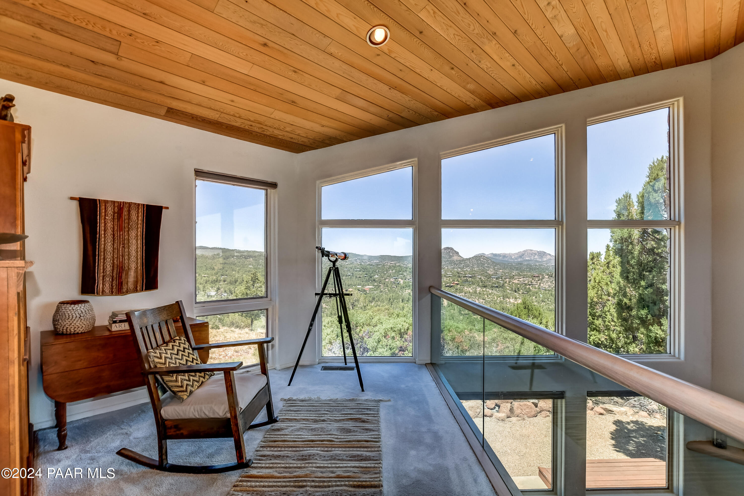 1301 S Manzanita Hill Road