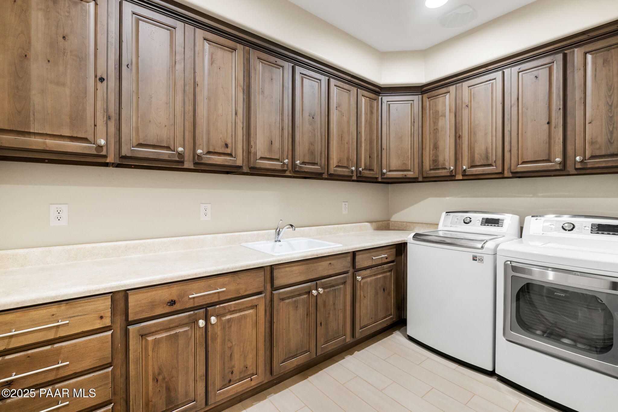 1138 N Cloud Cliff Pass