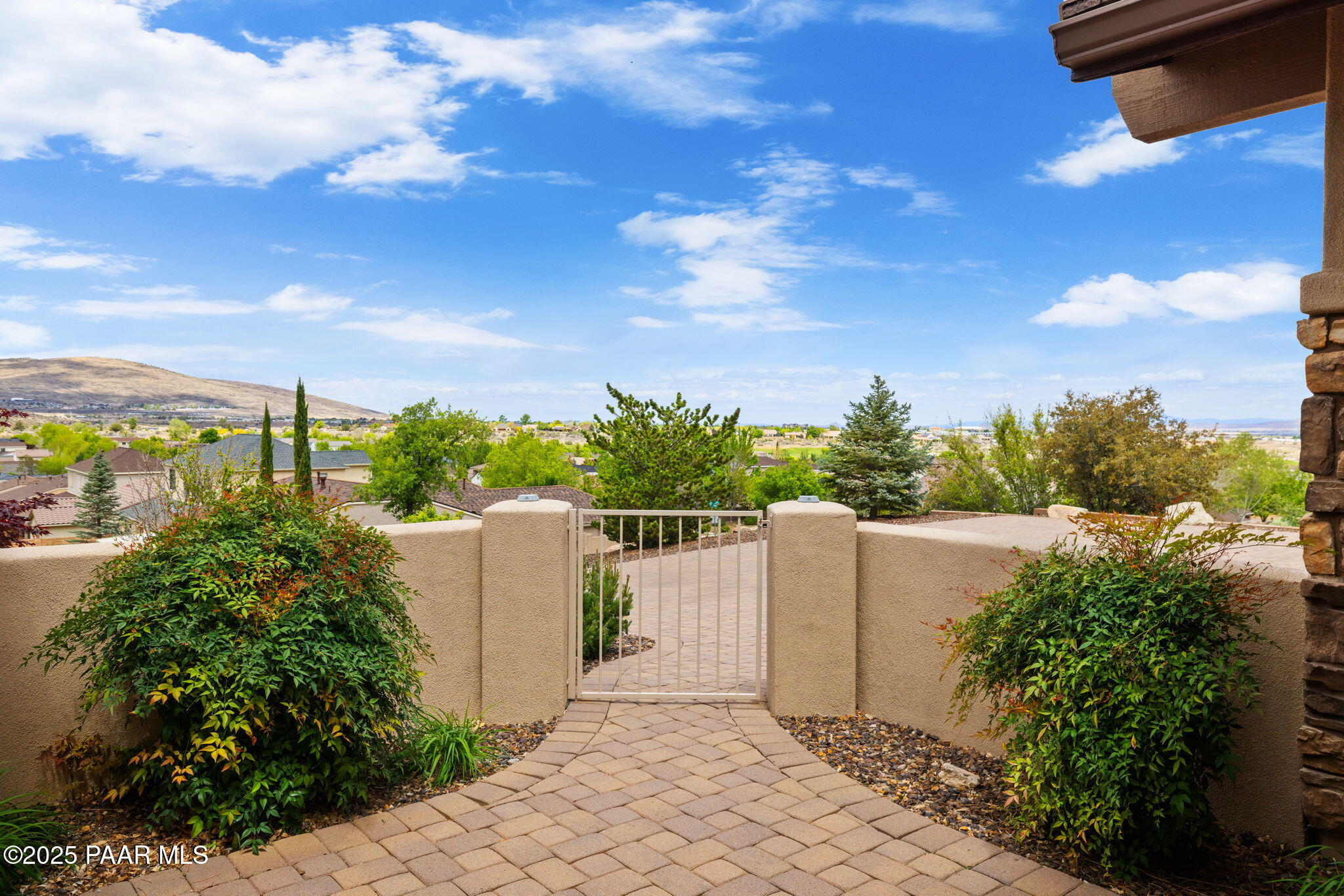 1138 N Cloud Cliff Pass