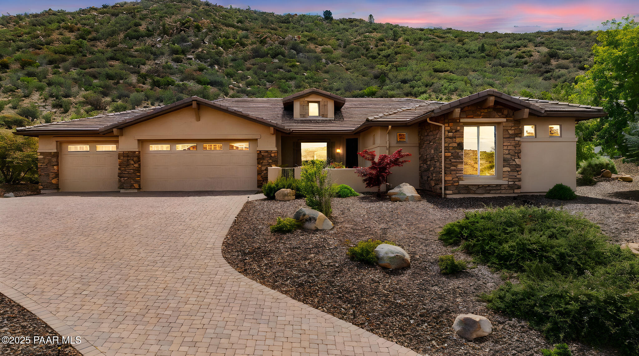 1138 N Cloud Cliff Pass